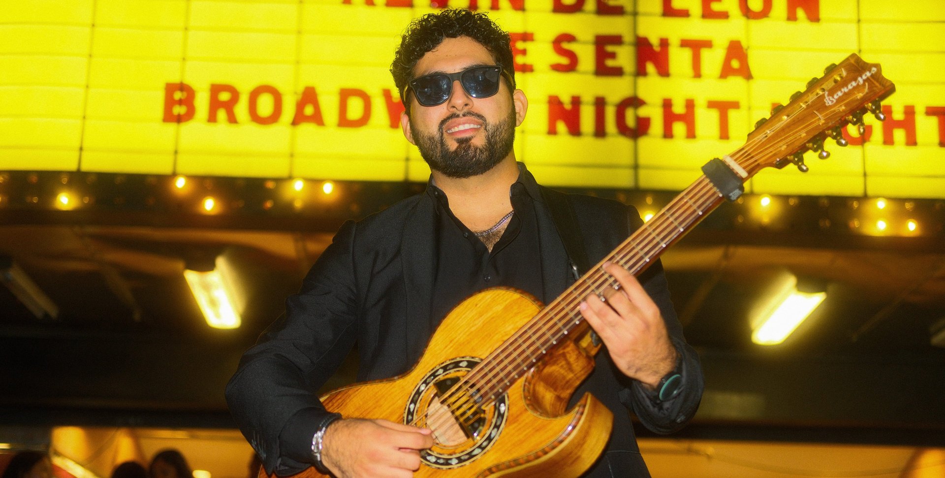 yellow sunflower field during daytime