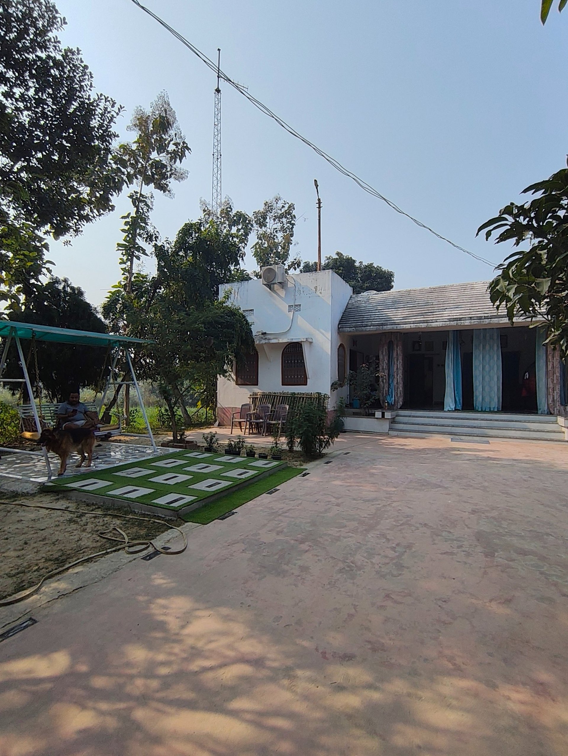 black and white bed linen