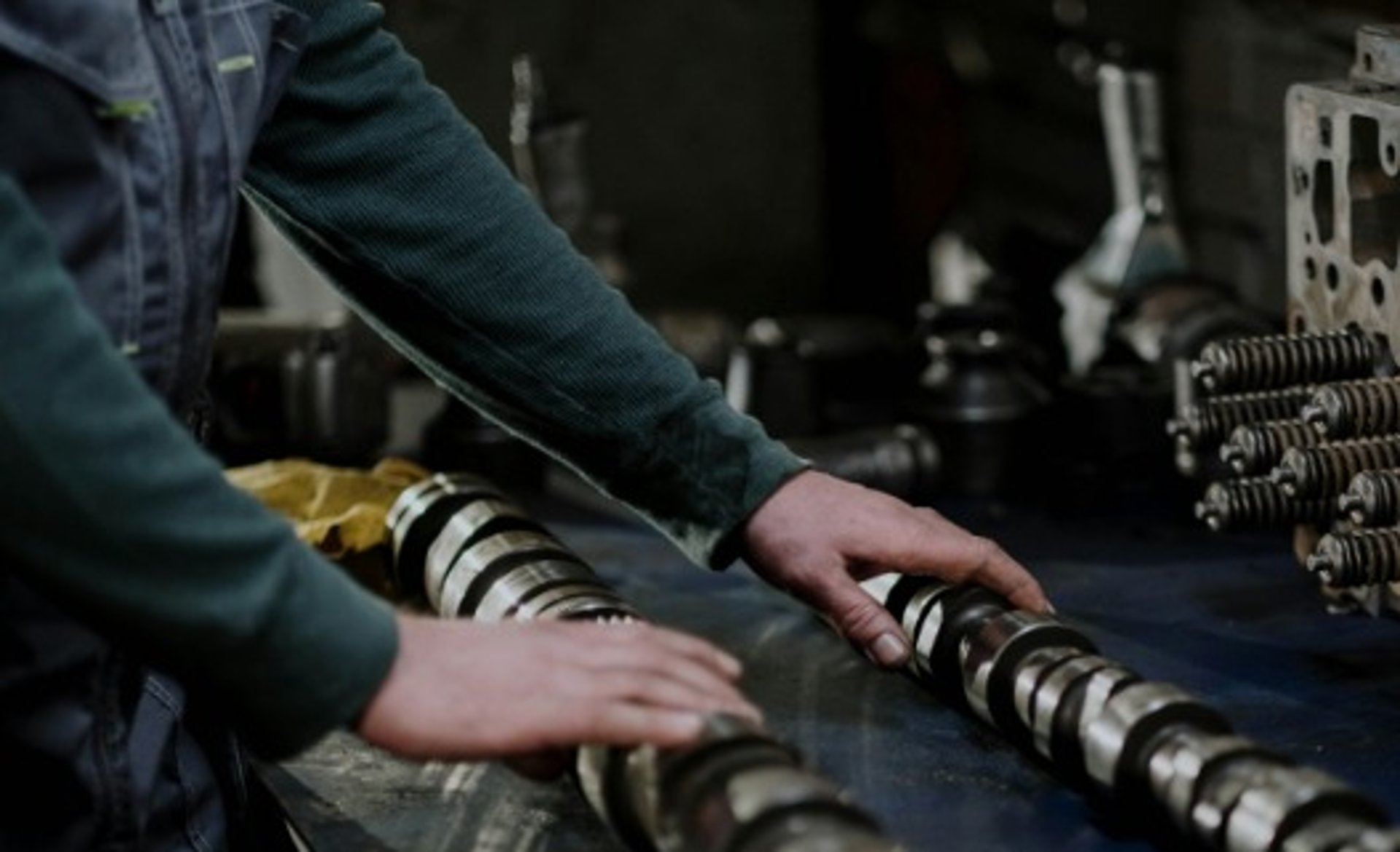 black and white bed linen