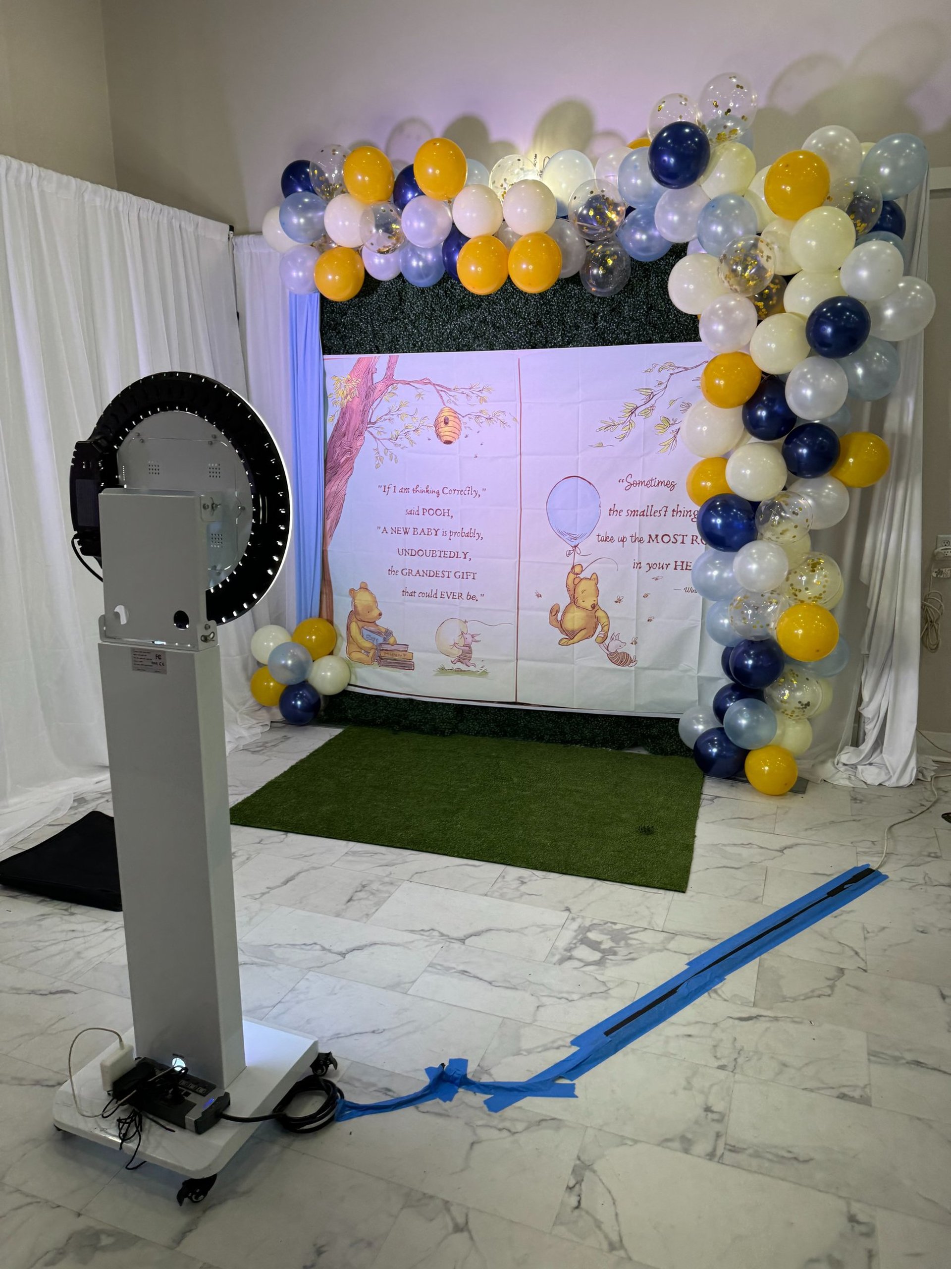 black and white bed linen