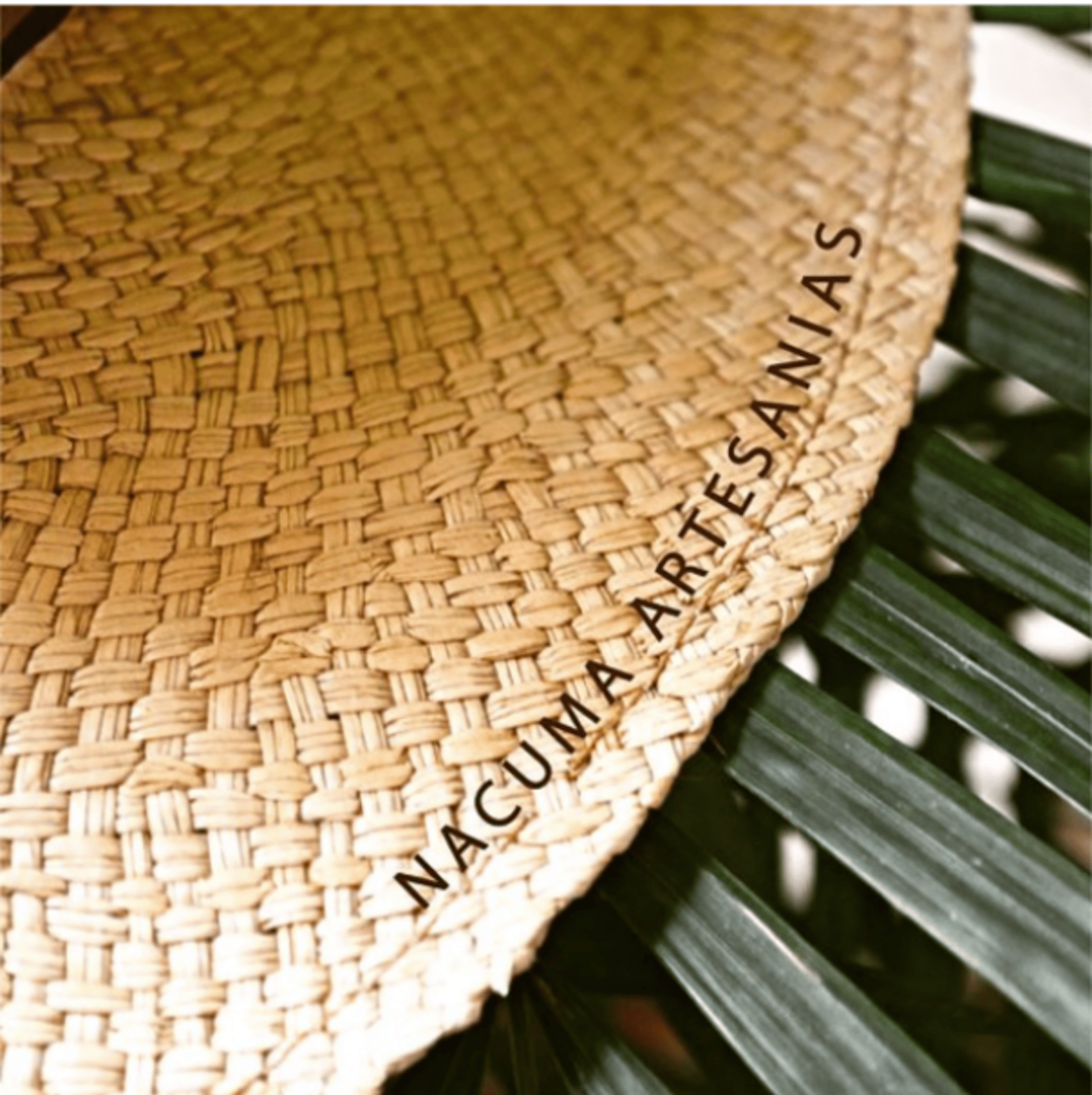 gray computer monitor