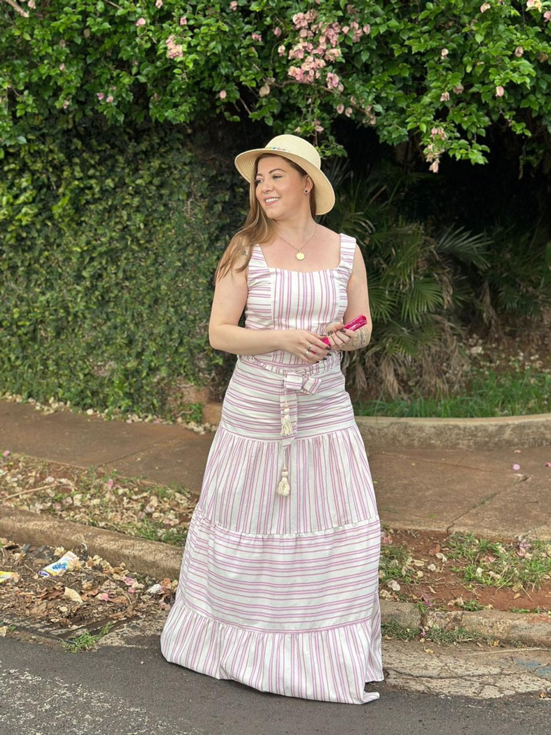 gray computer monitor