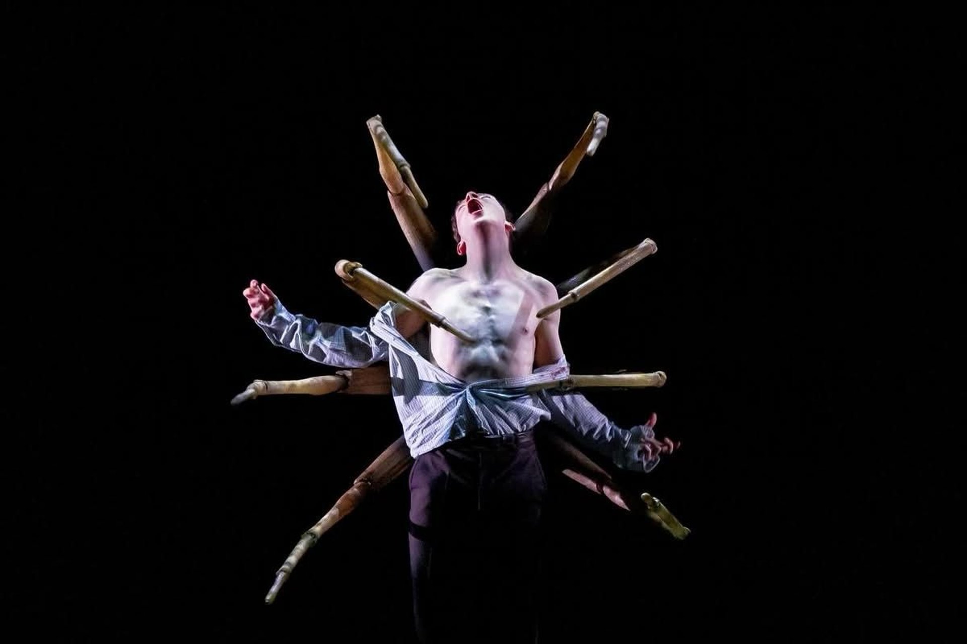 black and white bed linen