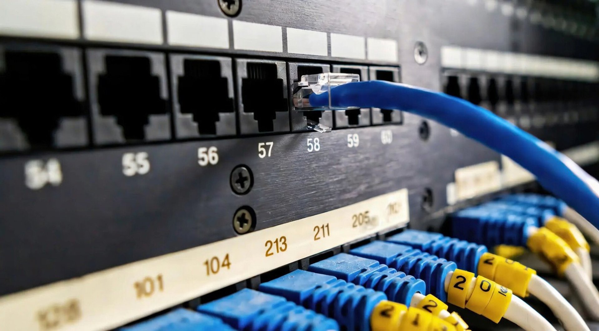 gray computer monitor