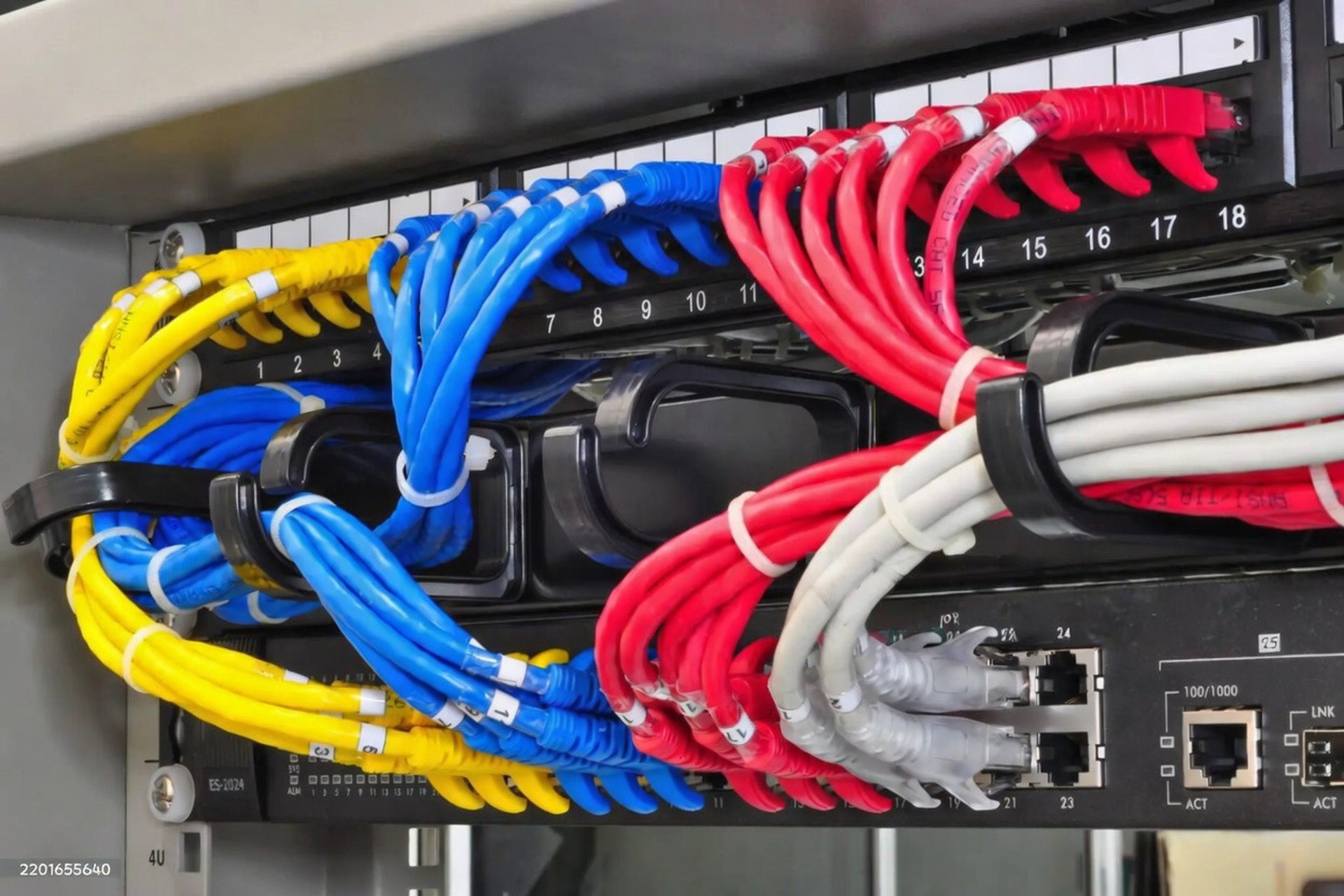 black and white bed linen