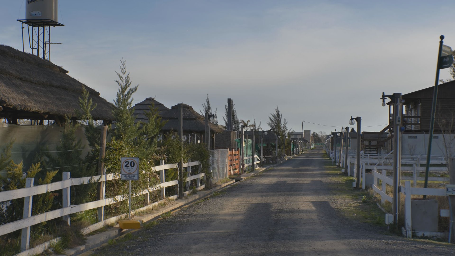 gray computer monitor