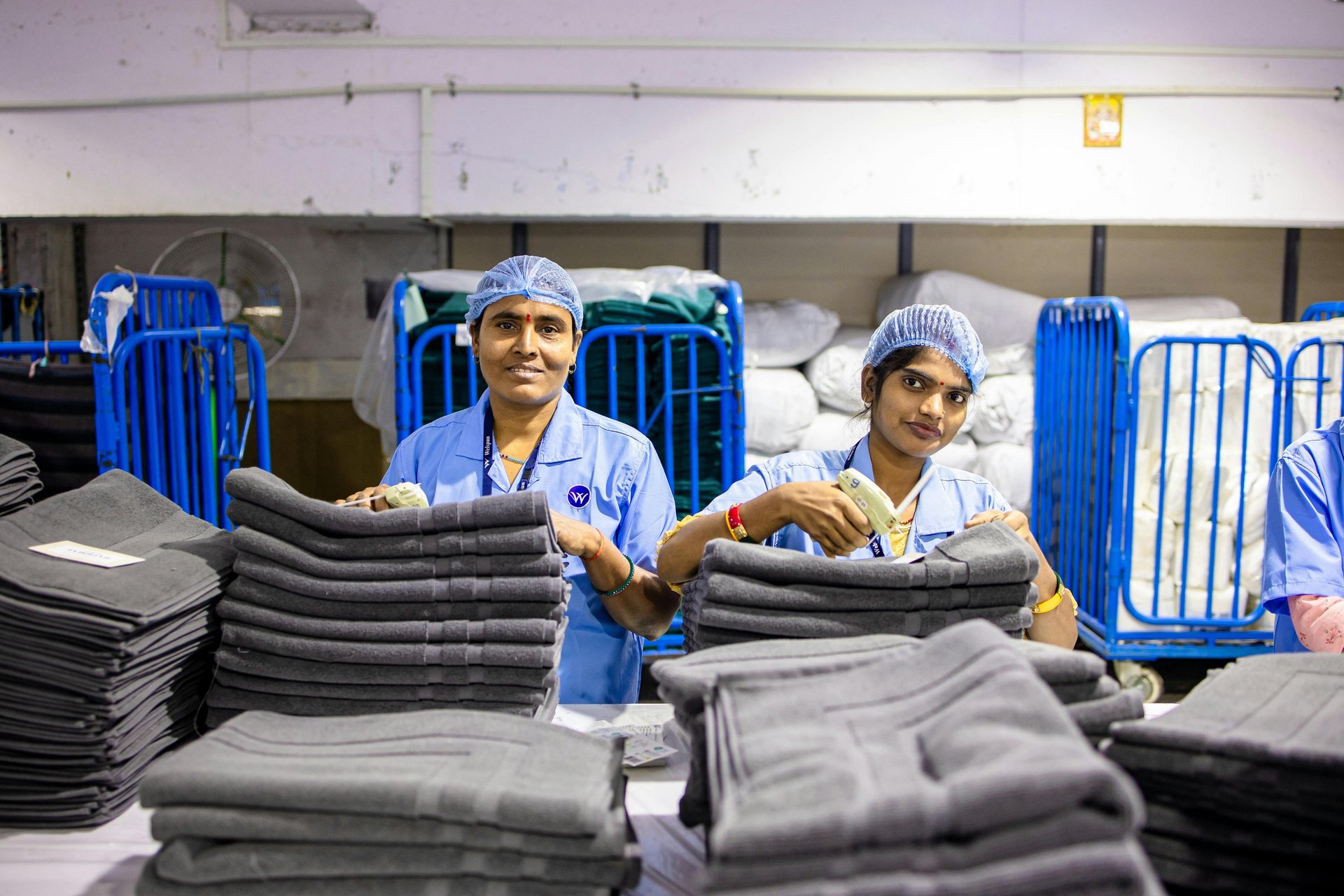 black and white bed linen