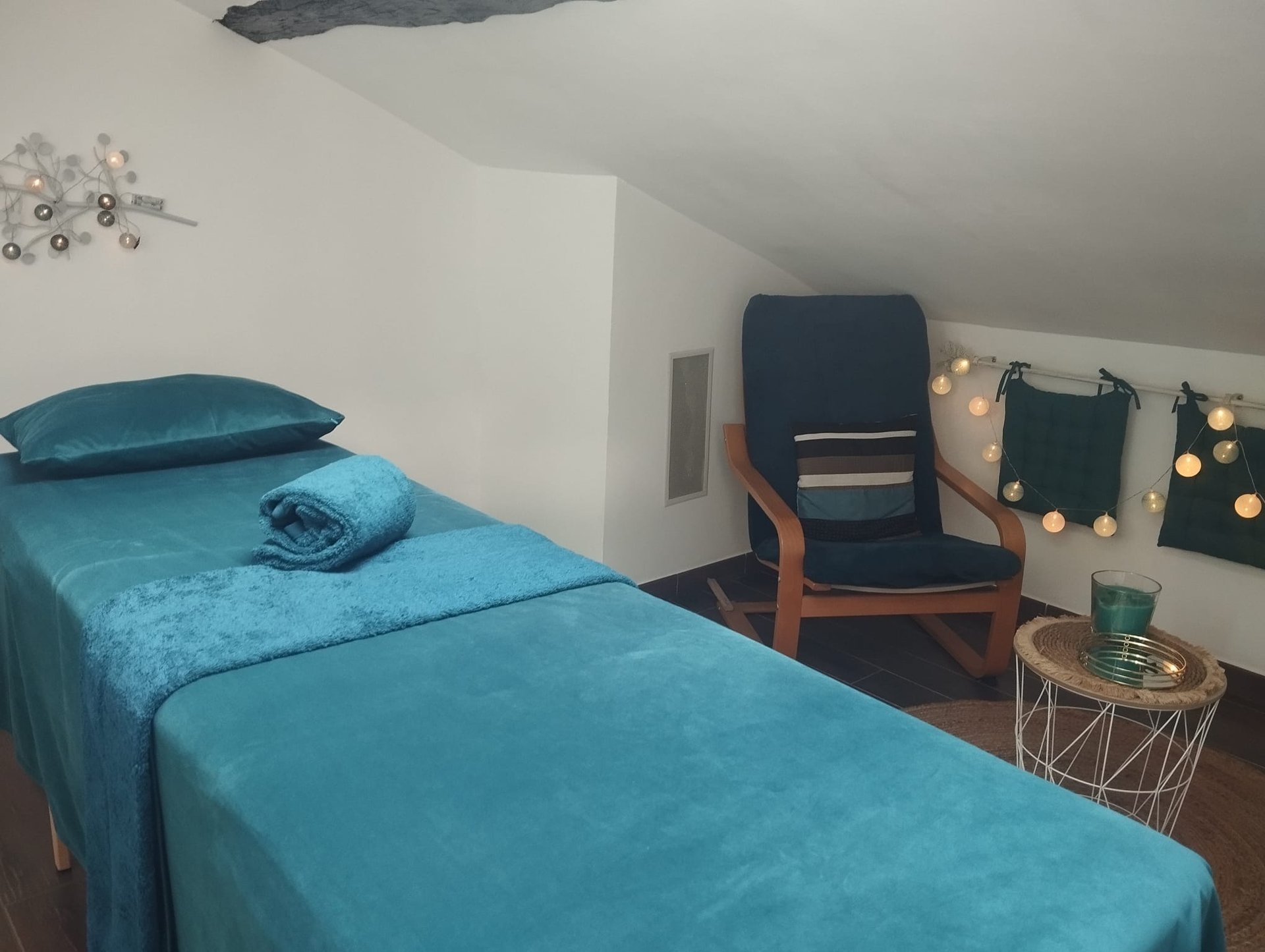 black and brown leather padded tub sofa