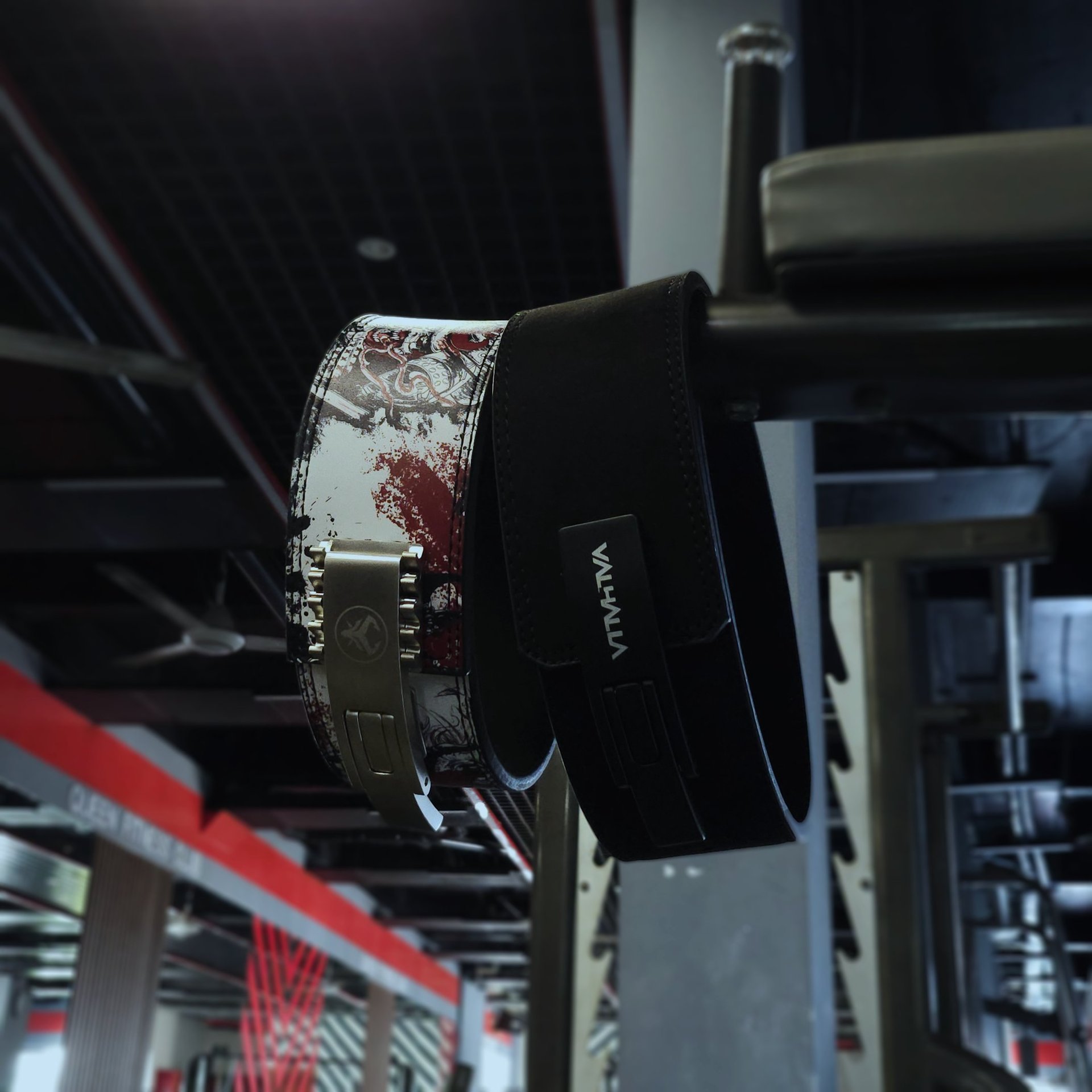 black and white bed linen