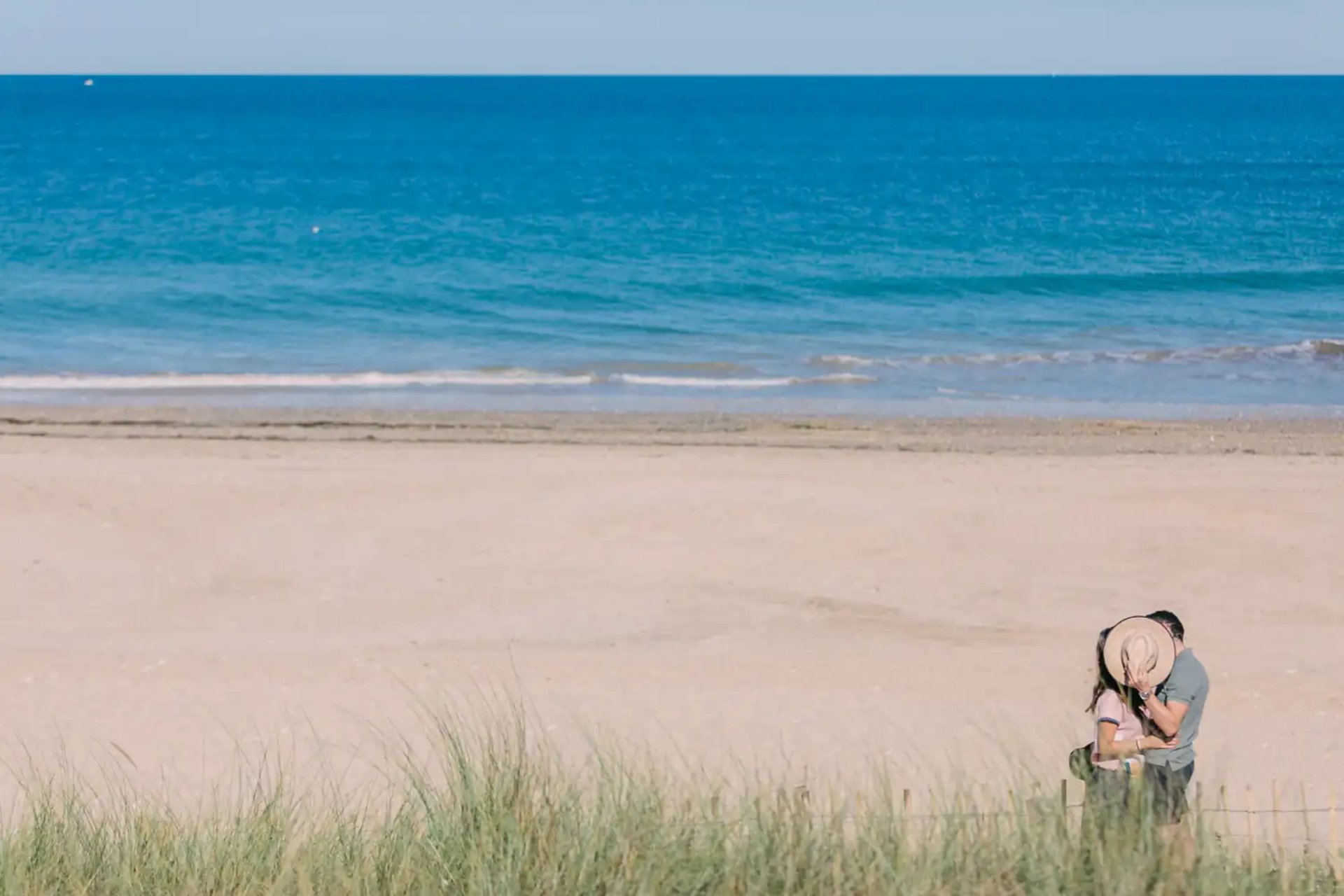 gray computer monitor