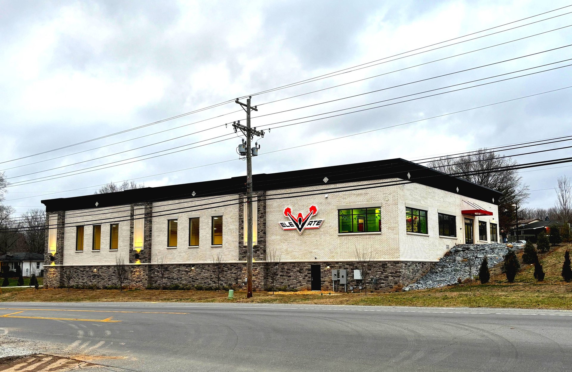 black and white bed linen