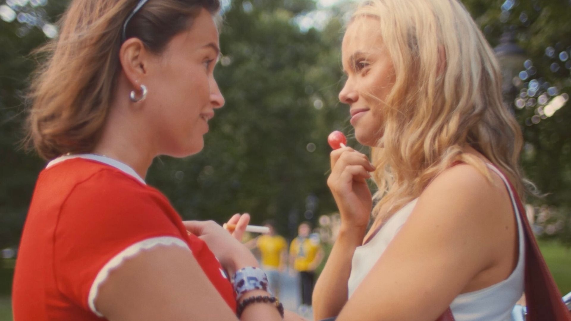 gray computer monitor