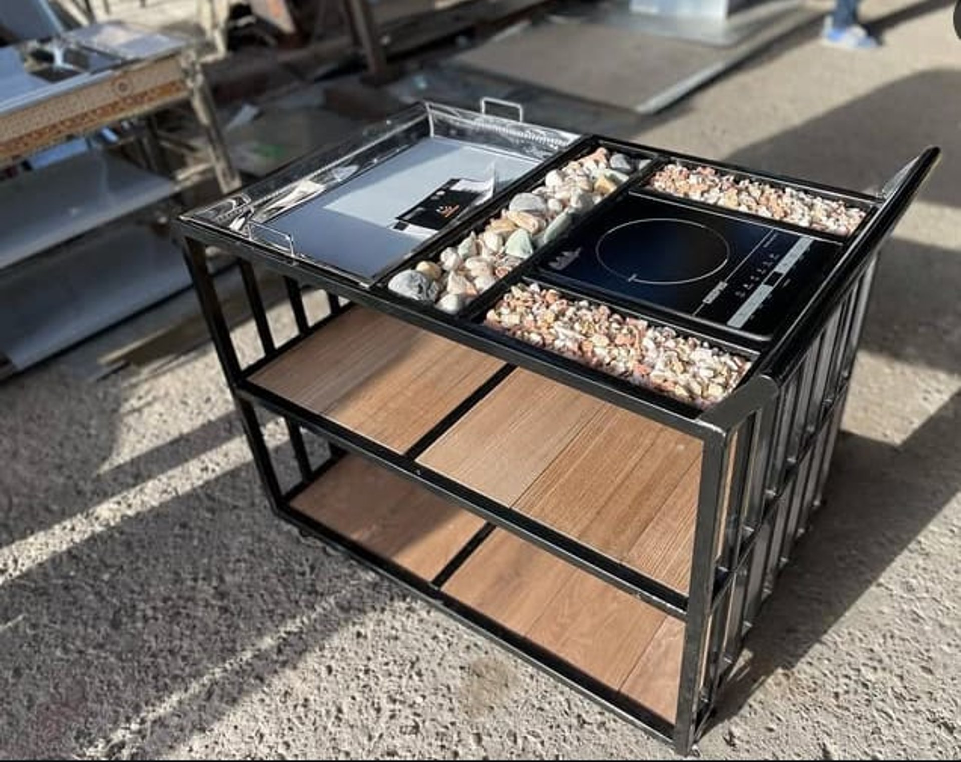 gray computer monitor