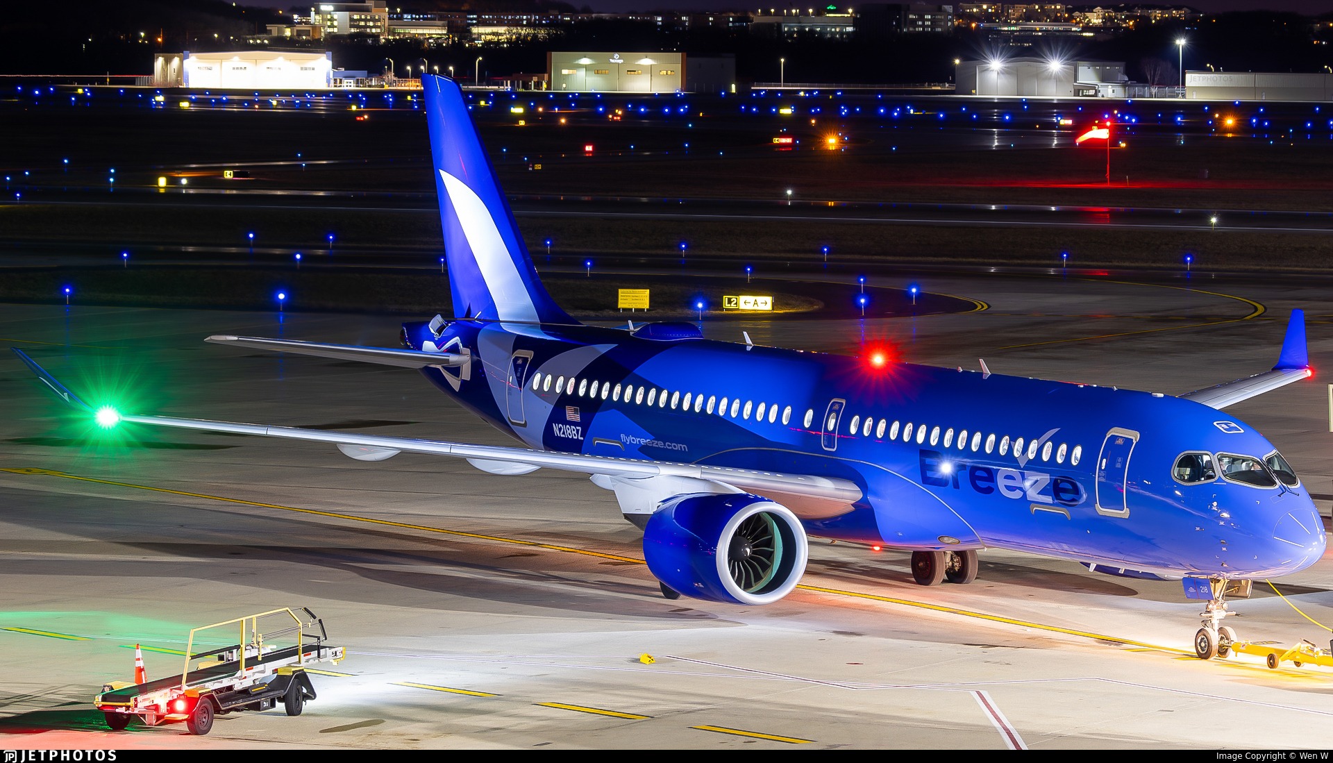 gray computer monitor