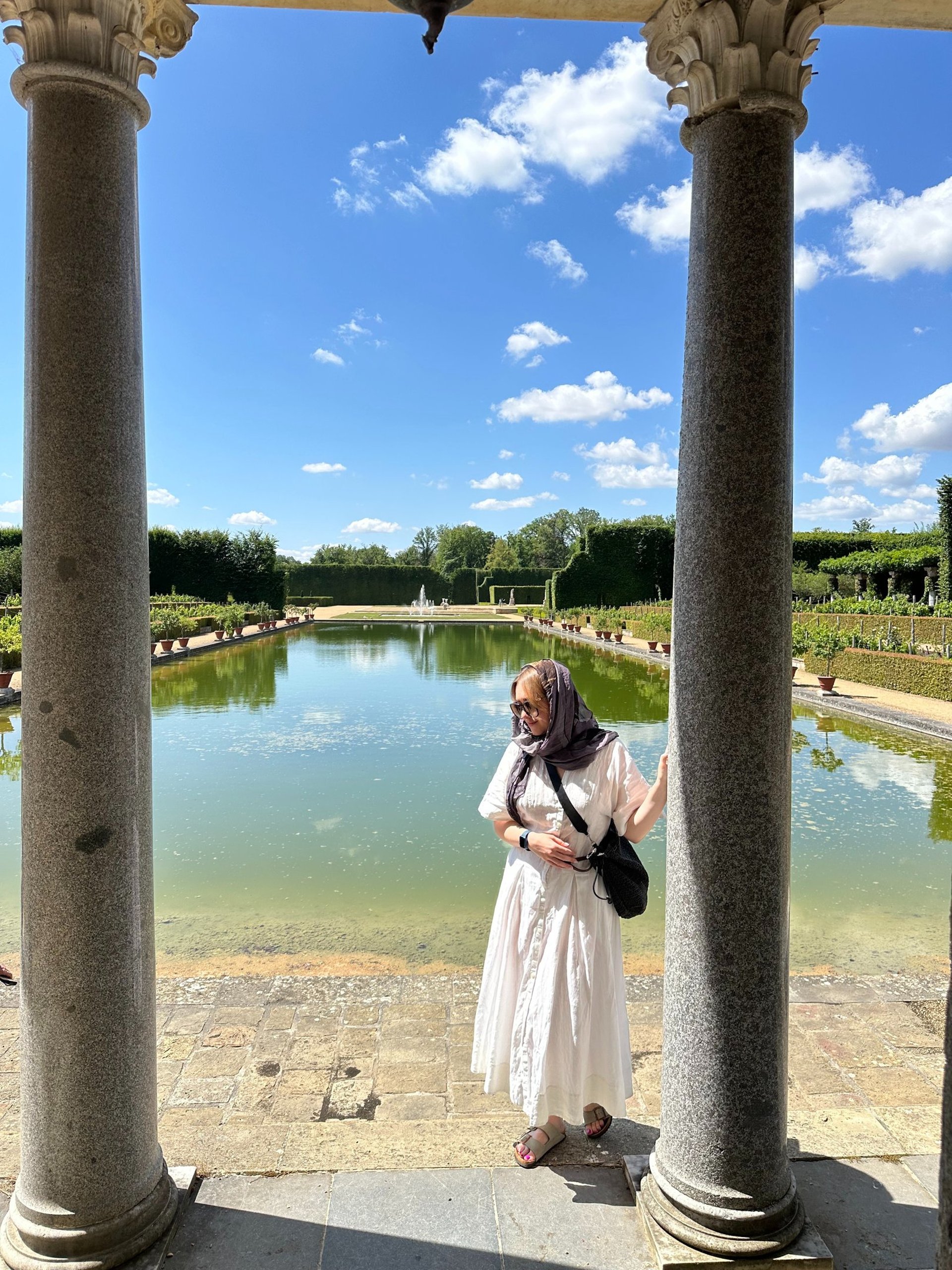 black and white bed linen