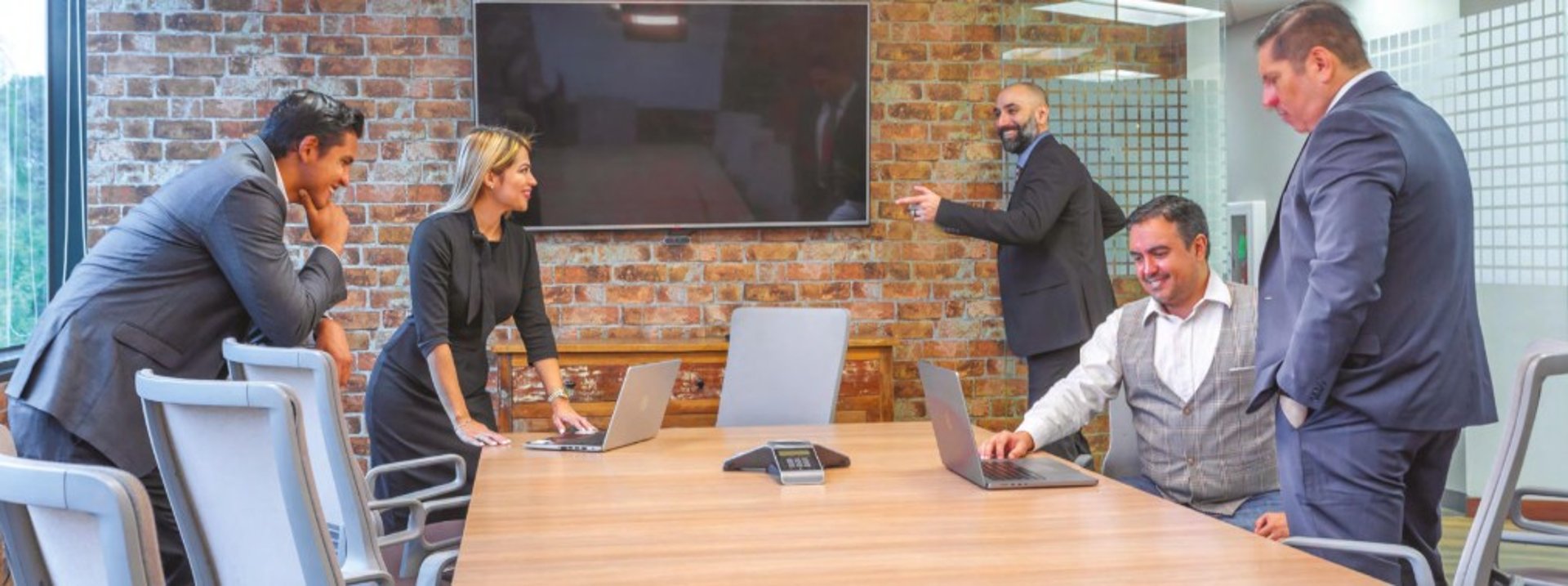 revisor externo independiente UIF 2026