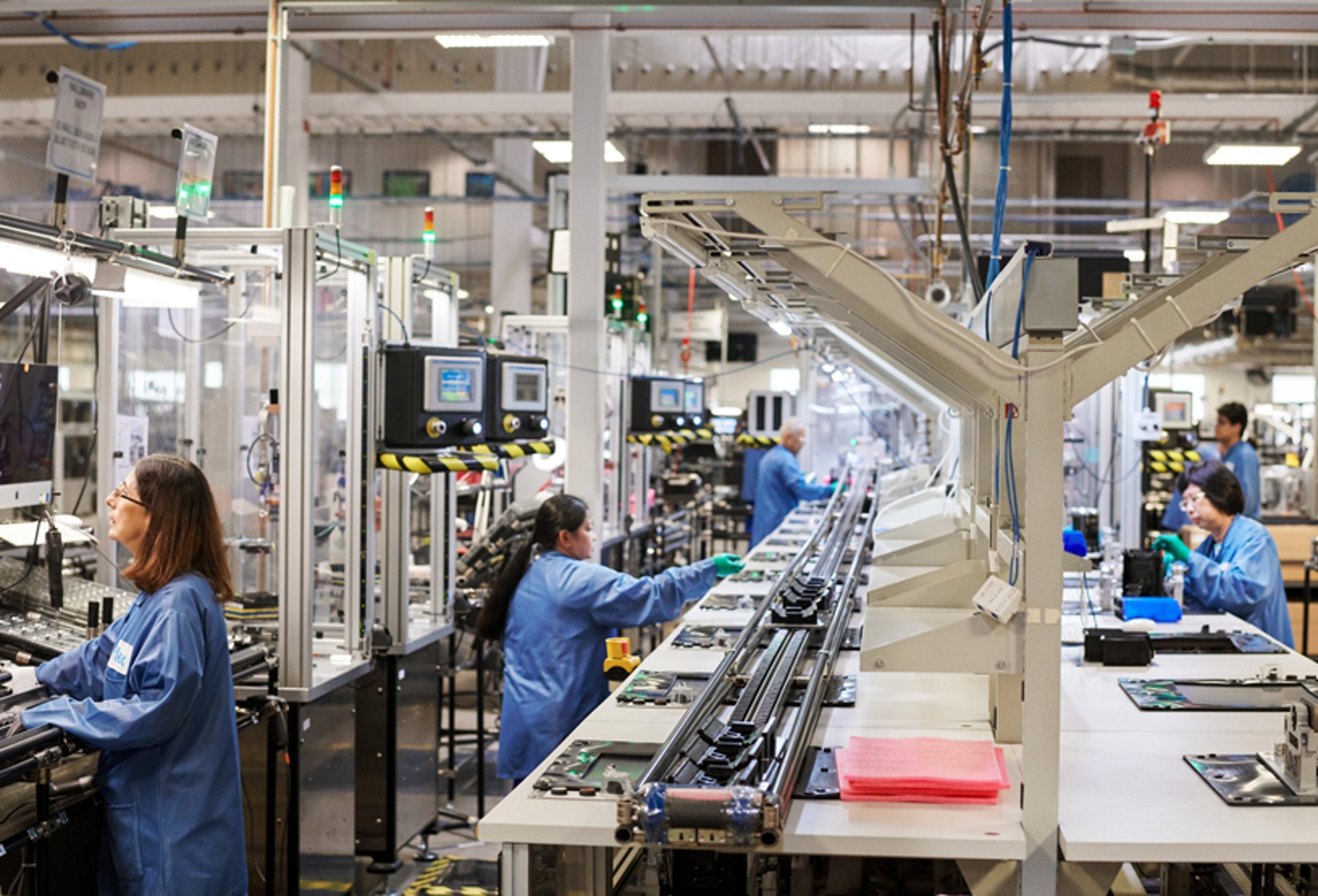 gray computer monitor