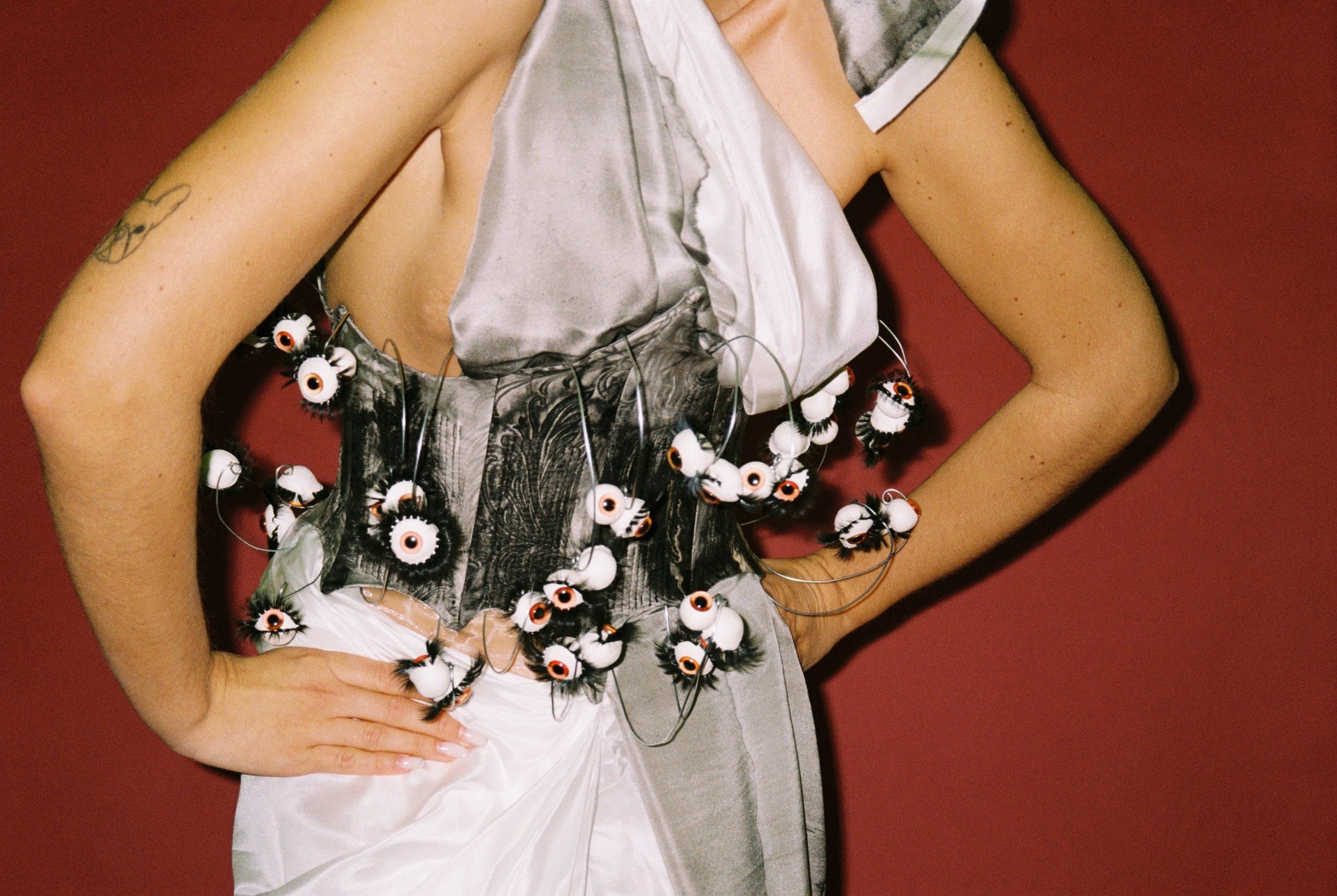 black and white bed linen