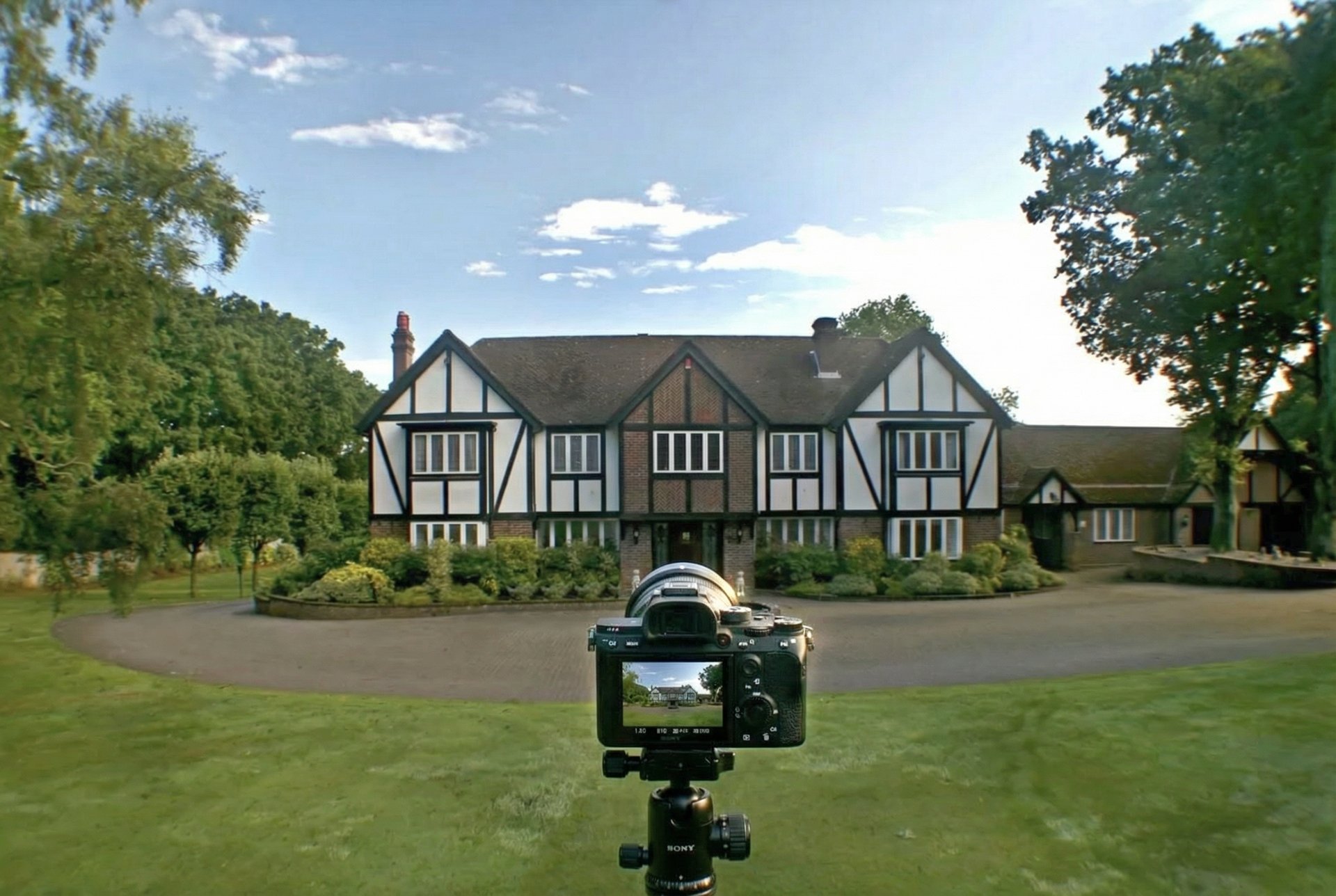 black and white bed linen