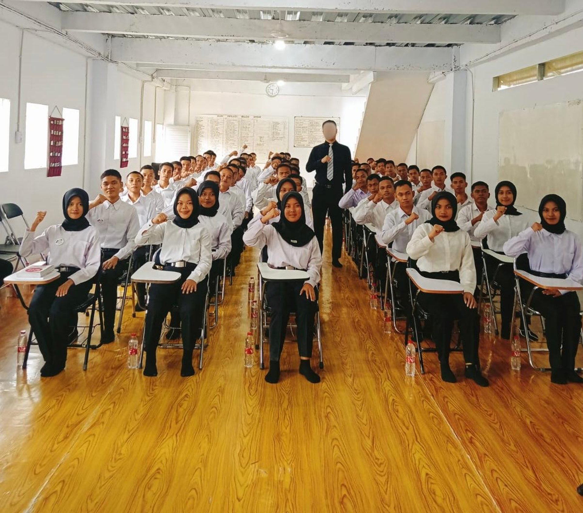 black and white bed linen