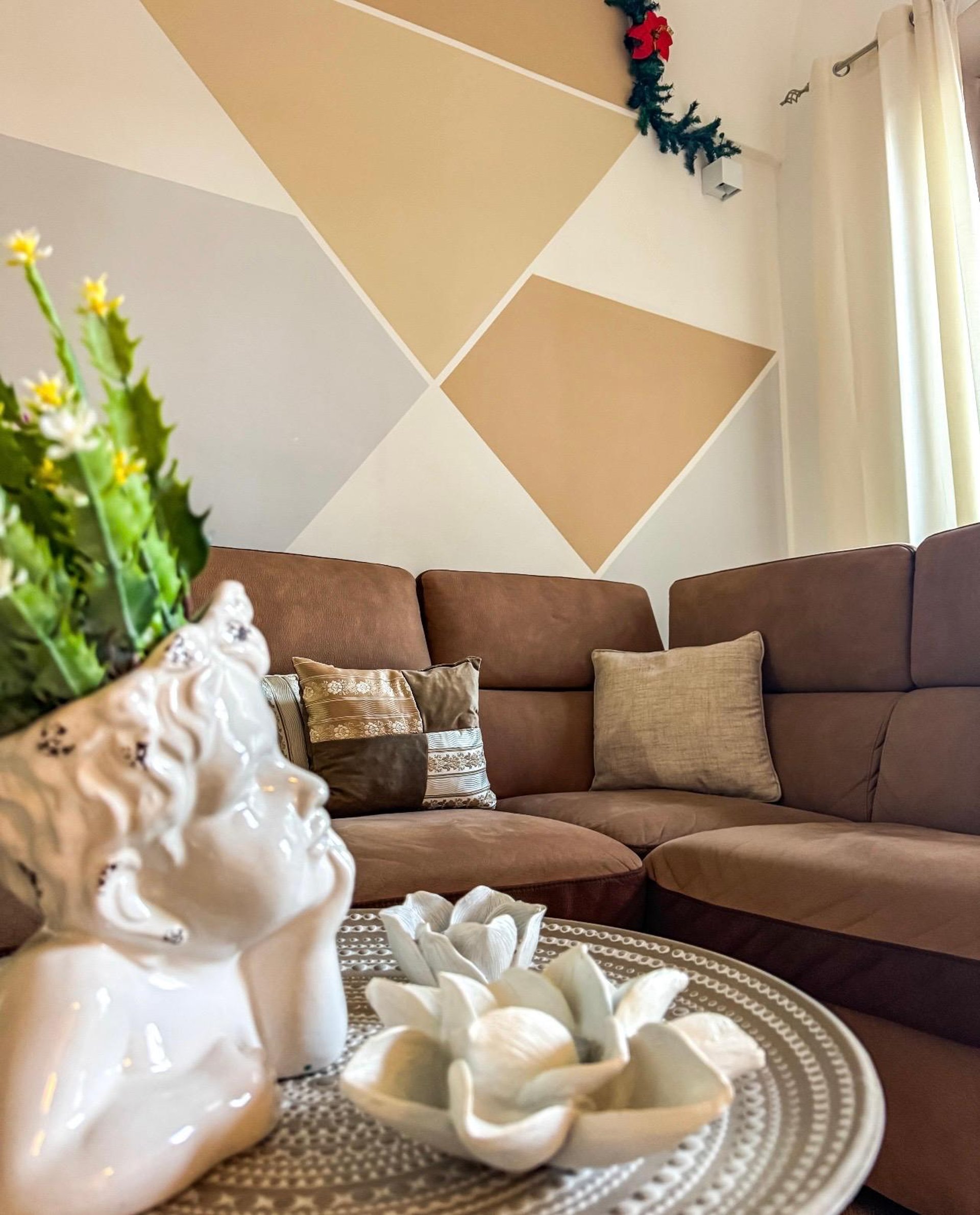 gray computer monitor