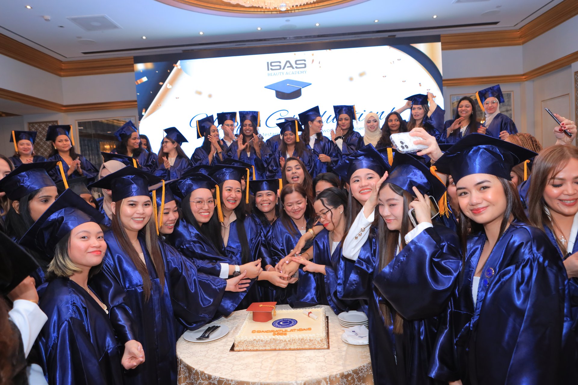 gray computer monitor