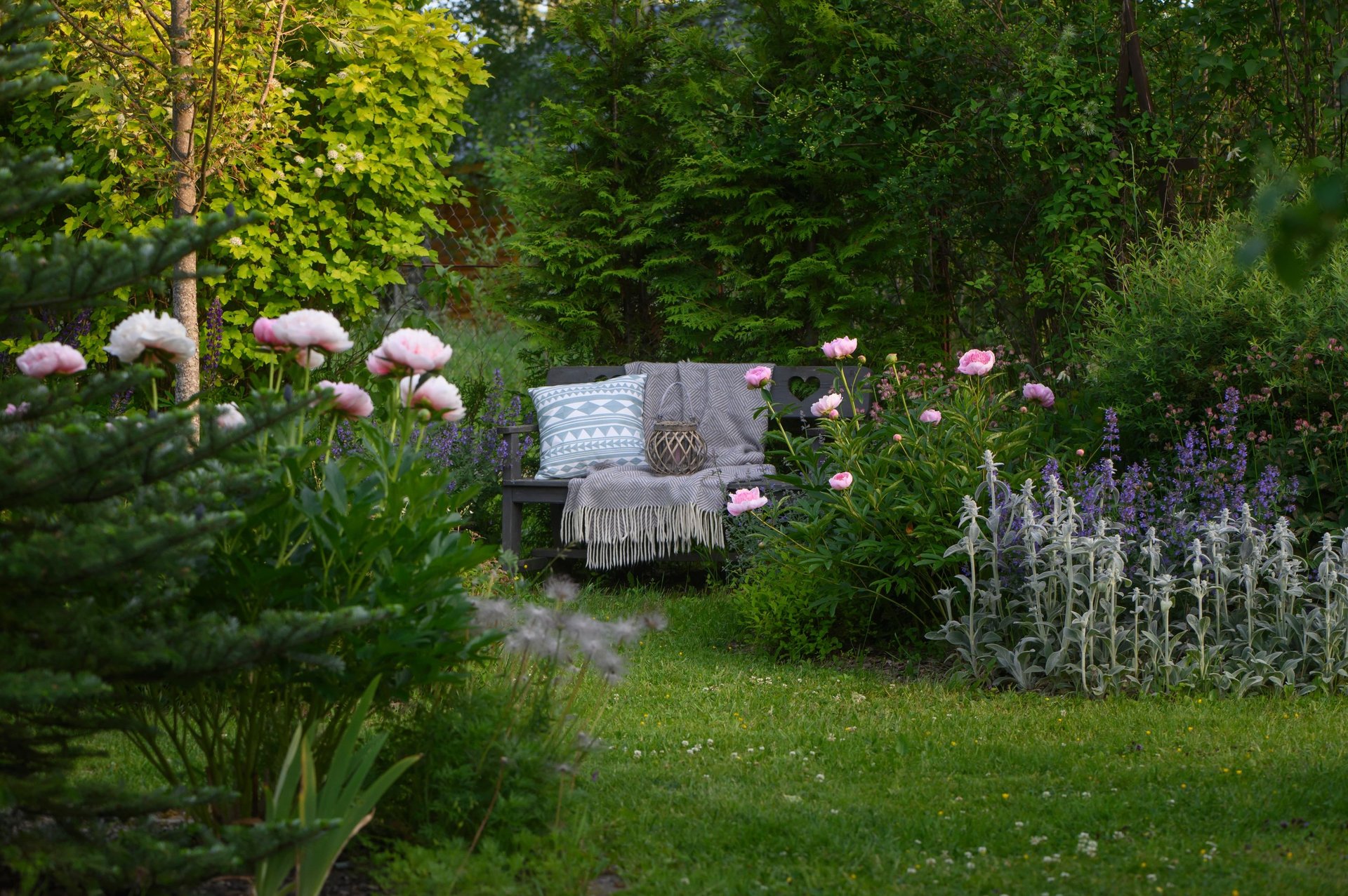 an abstract photo of a curved building with a blue sky in the background