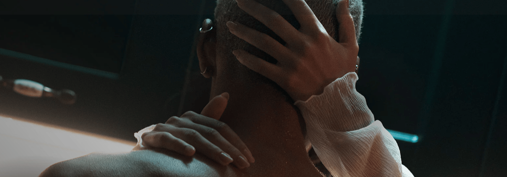 black and white bed linen