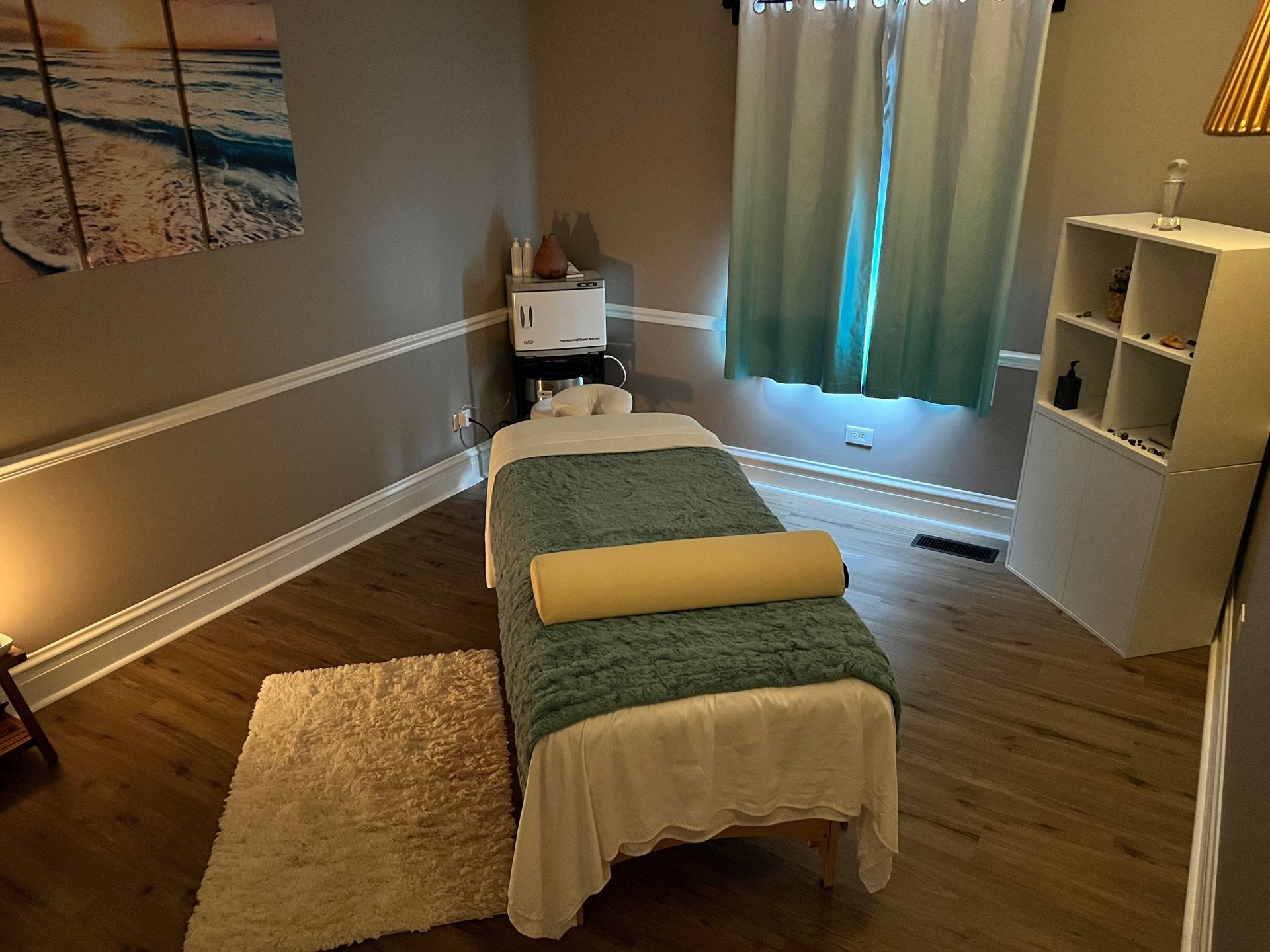 black and brown leather padded tub sofa
