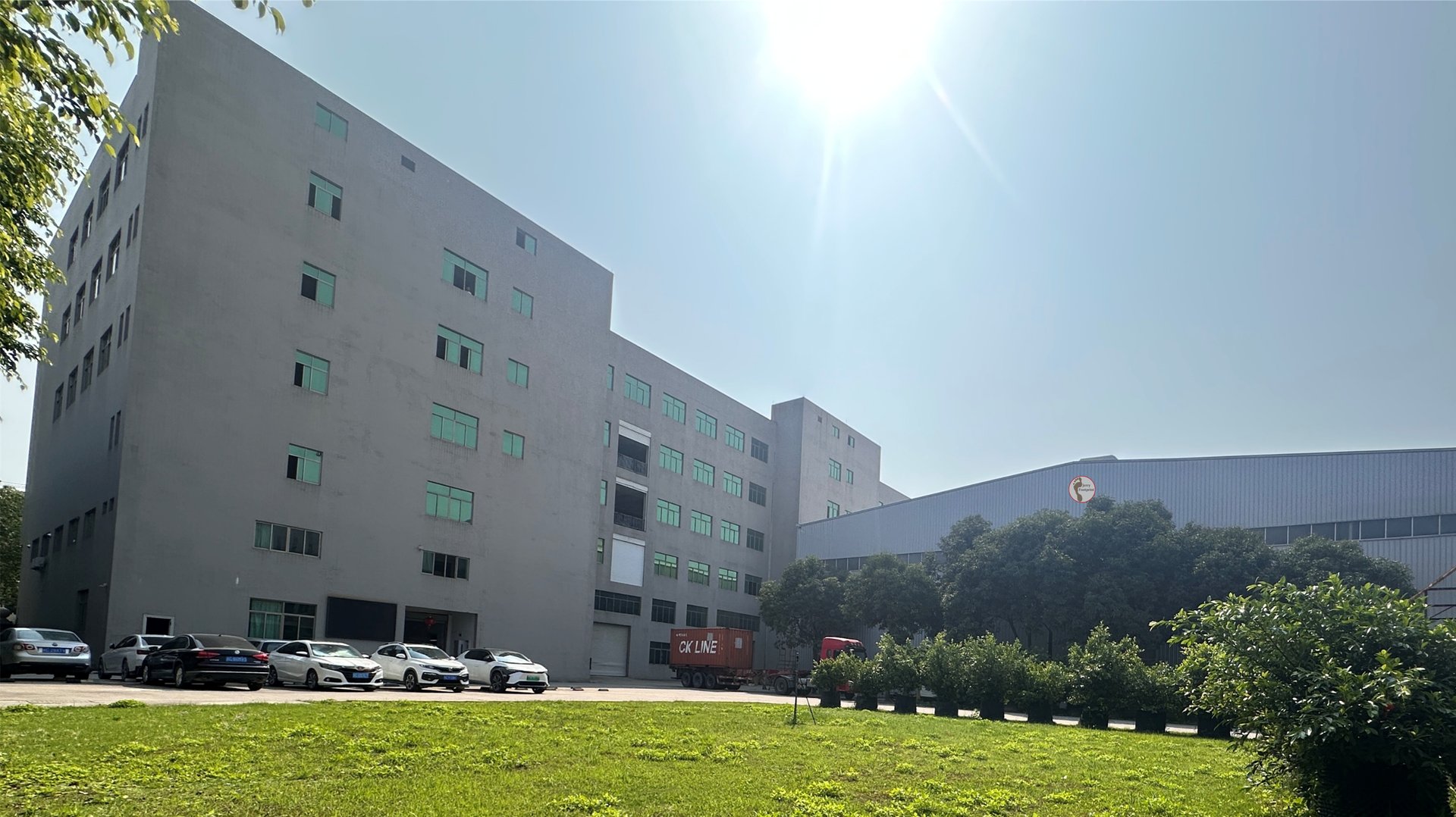 black and brown leather padded tub sofa