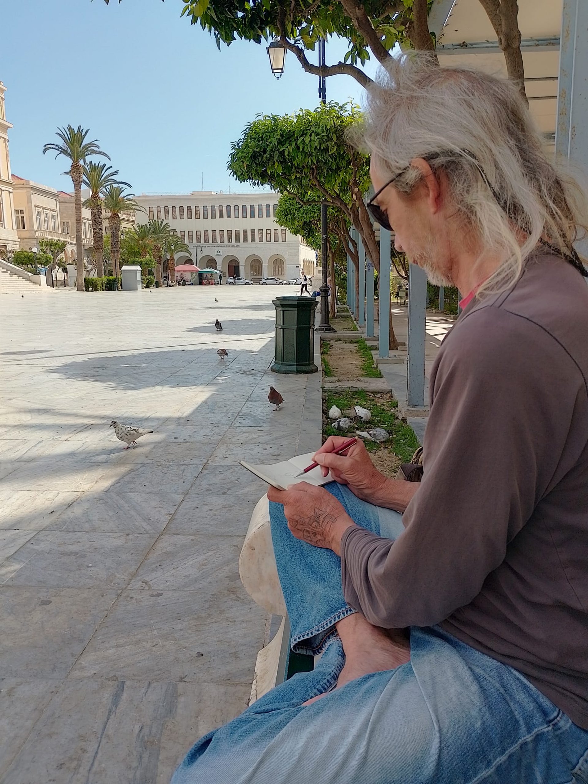 black and white bed linen