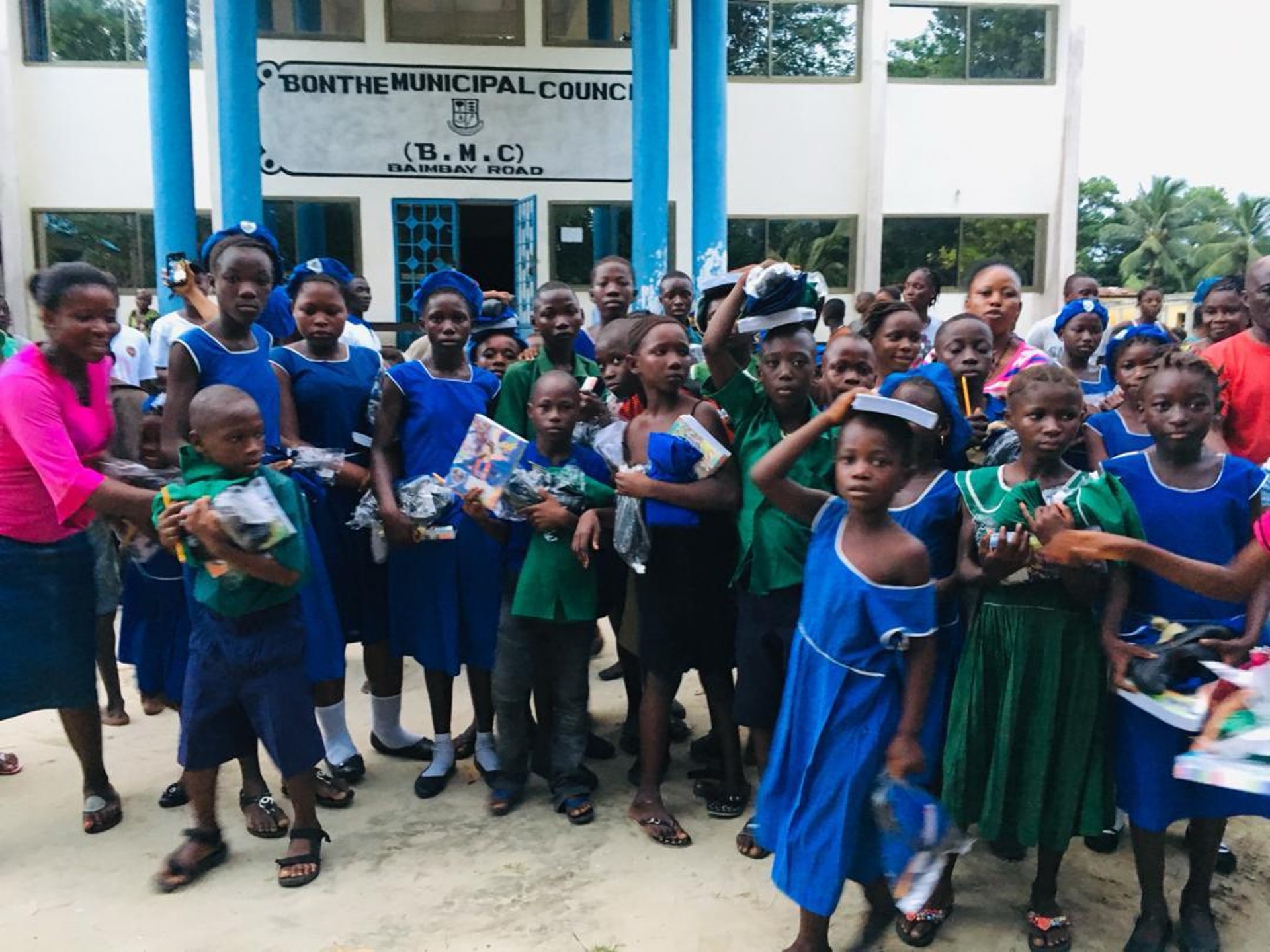 black and white bed linen