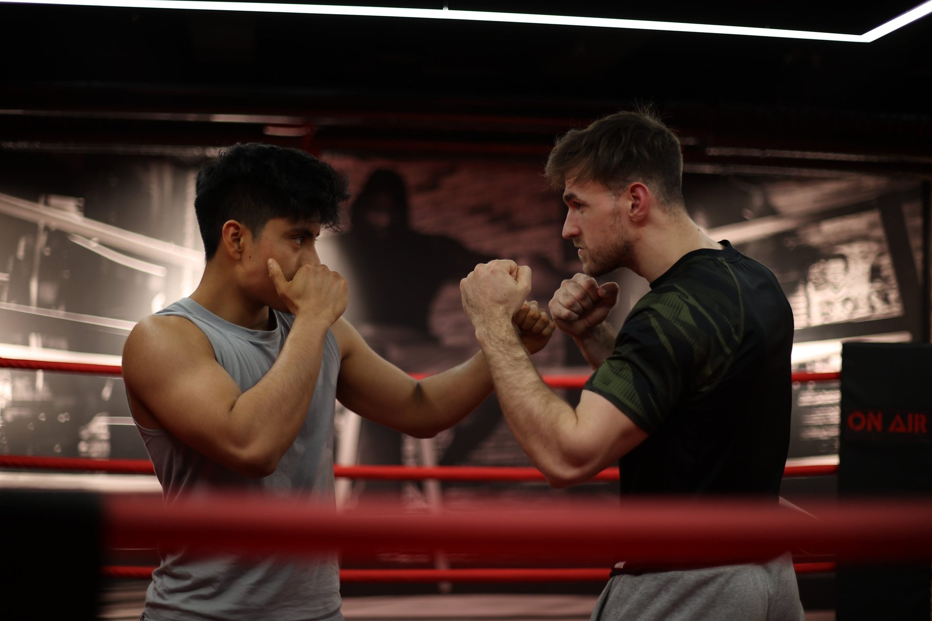 gray computer monitor