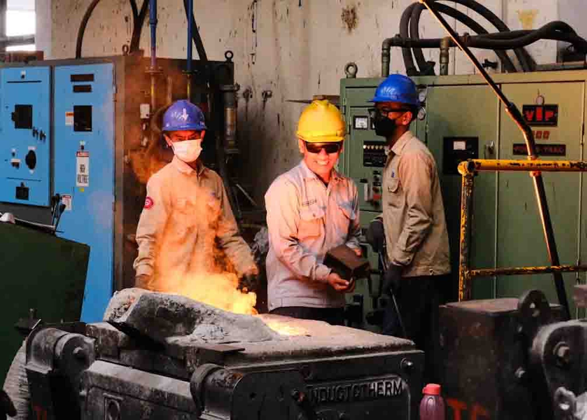 Molten steel