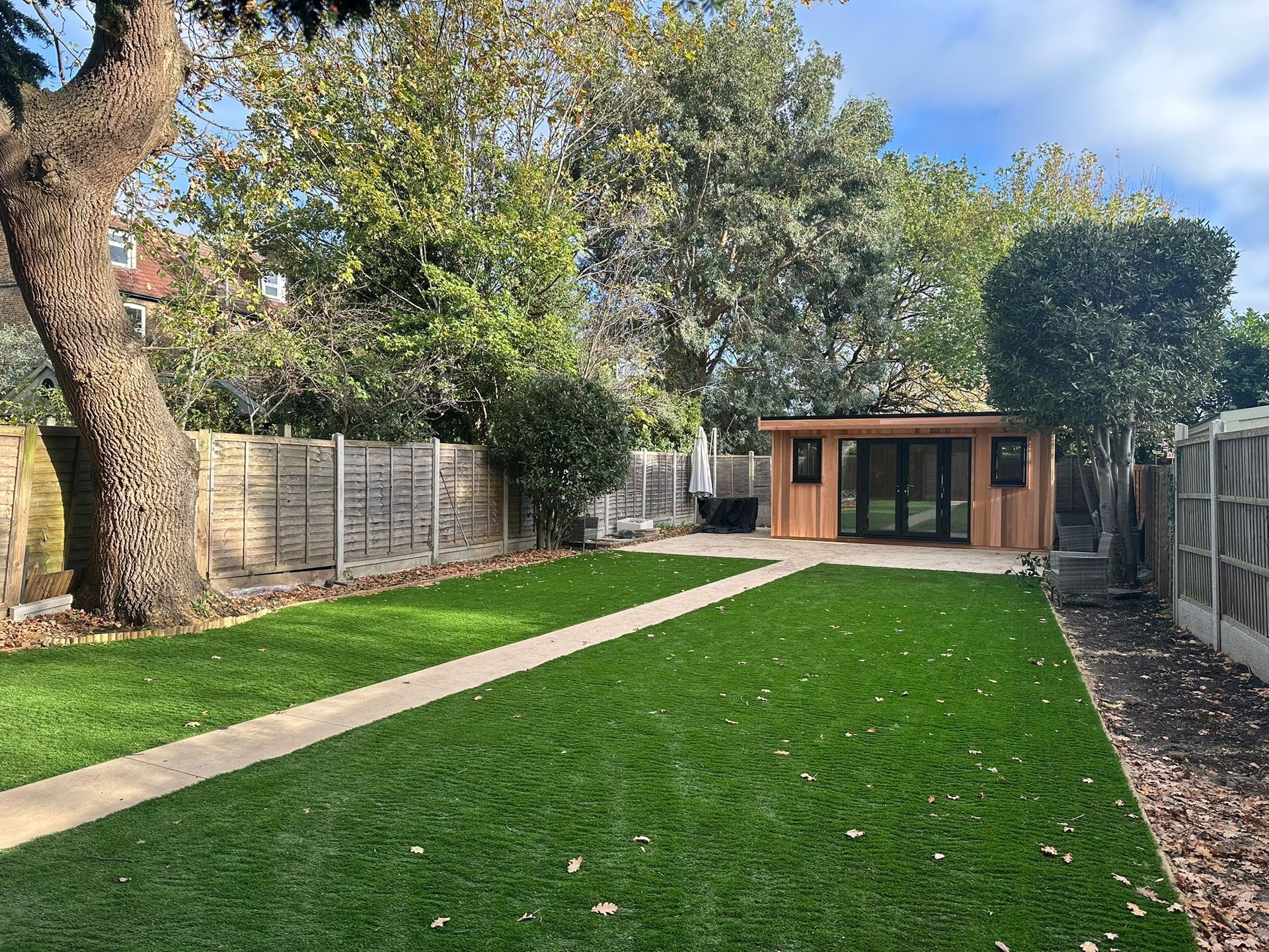 black and white bed linen