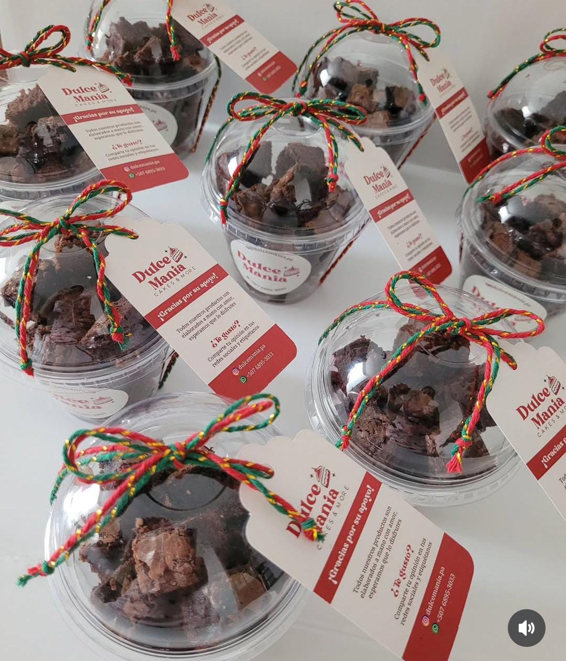 gray computer monitor