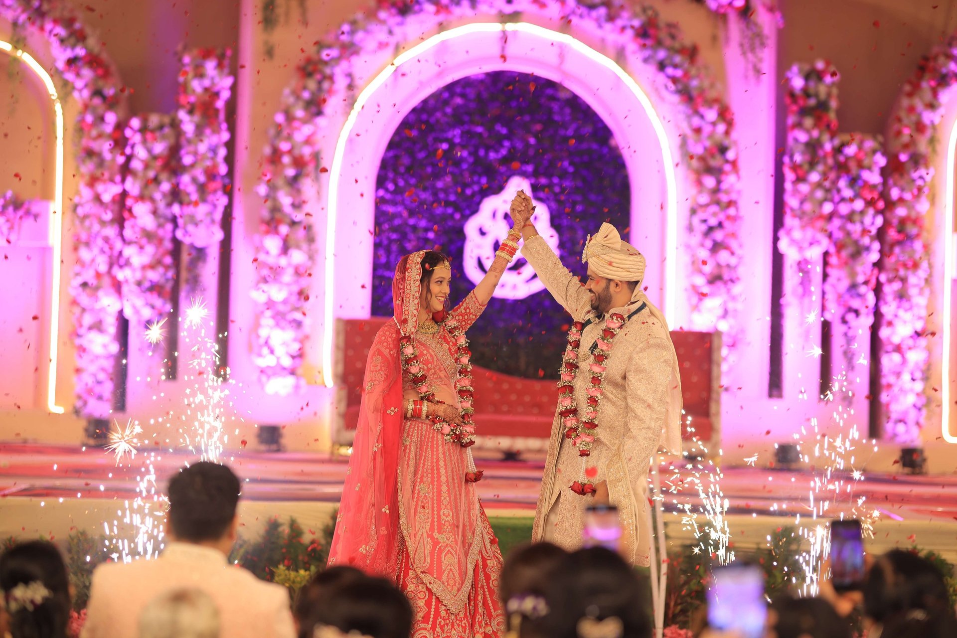 black and white bed linen