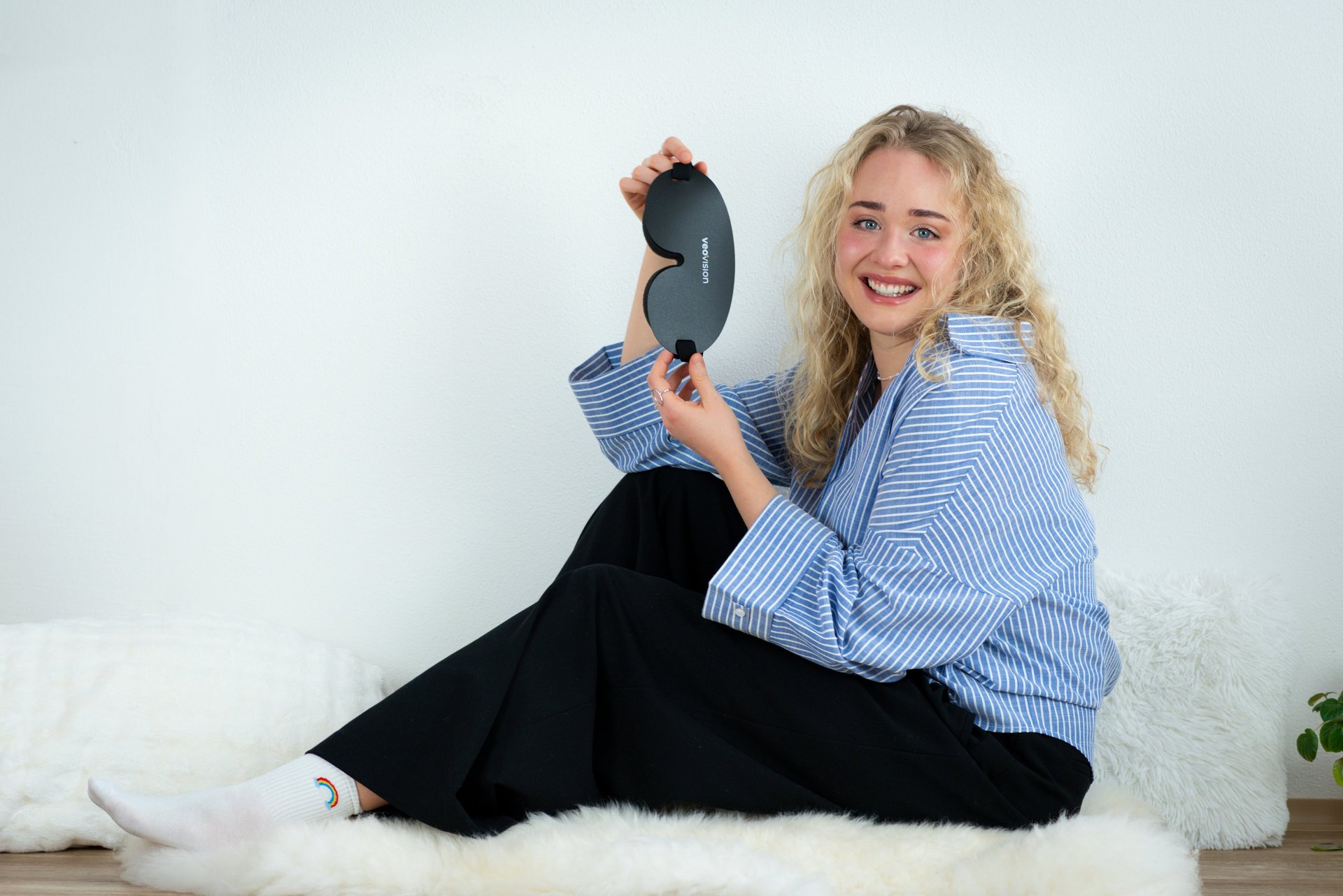 shallow focus photography of woman outdoor during day