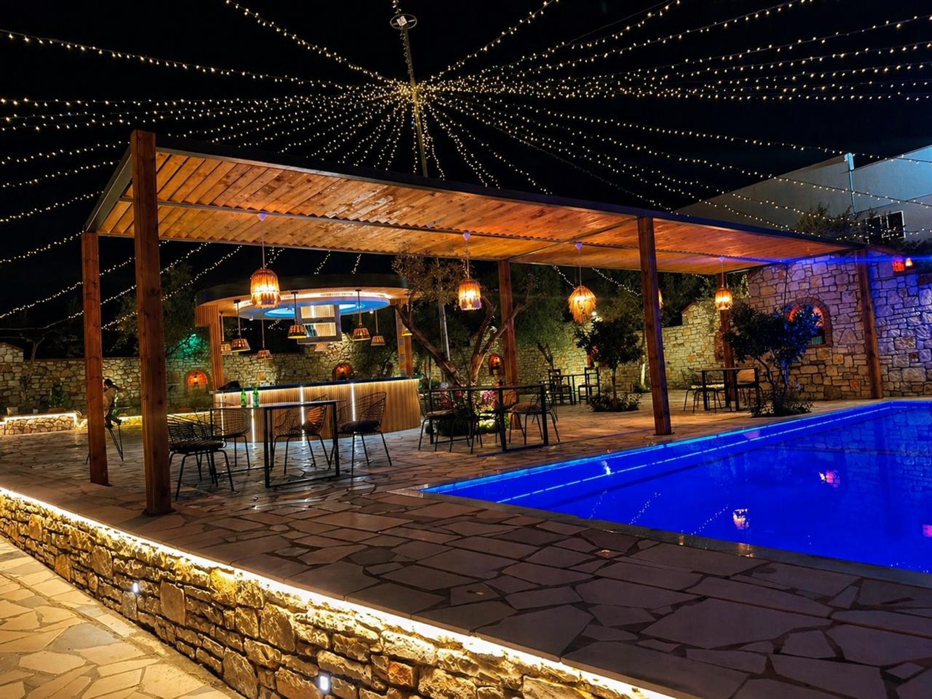 black and white bed linen