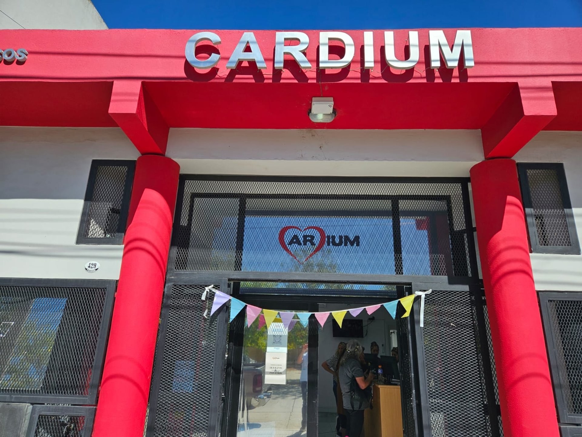 gray computer monitor