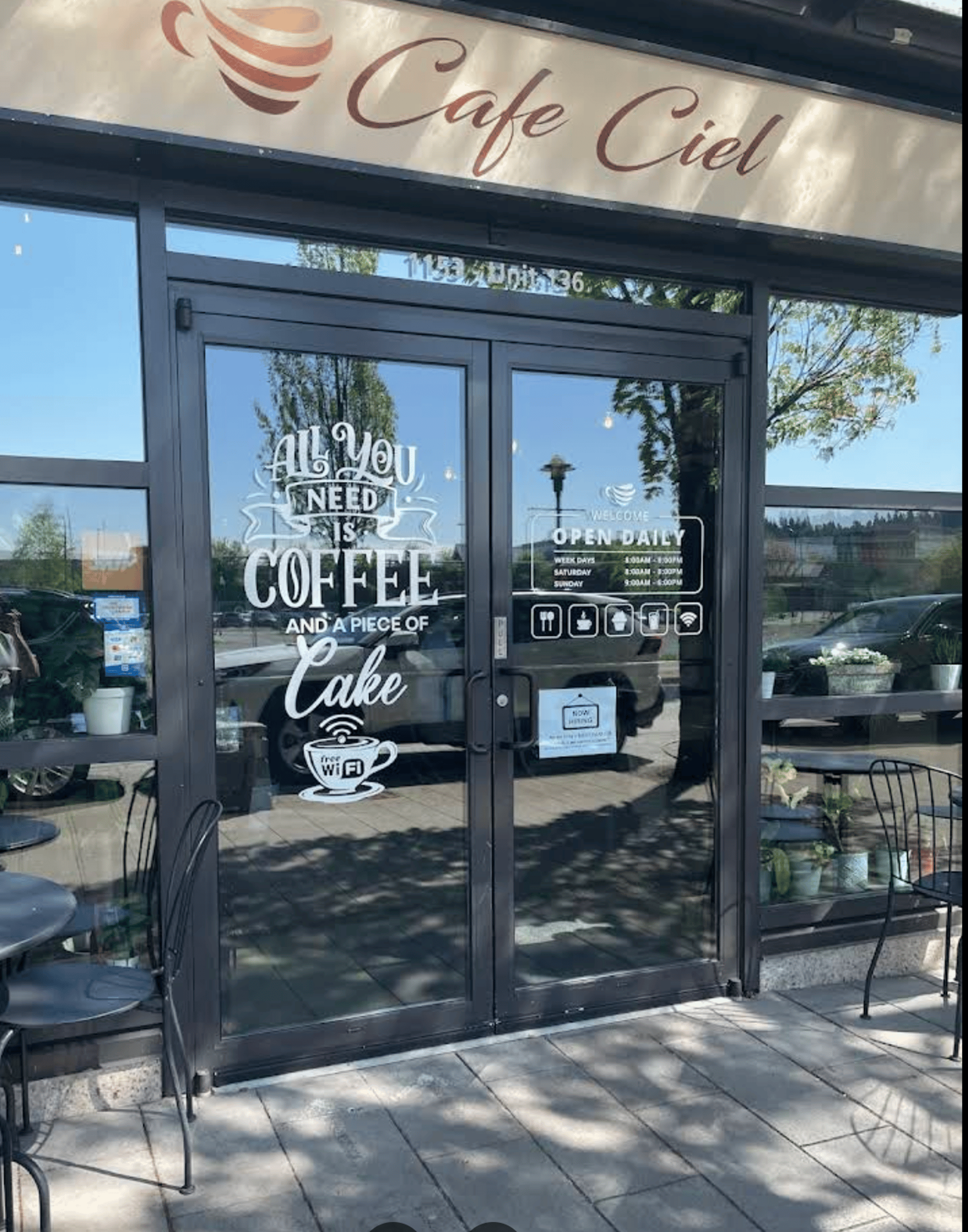 black and white bed linen