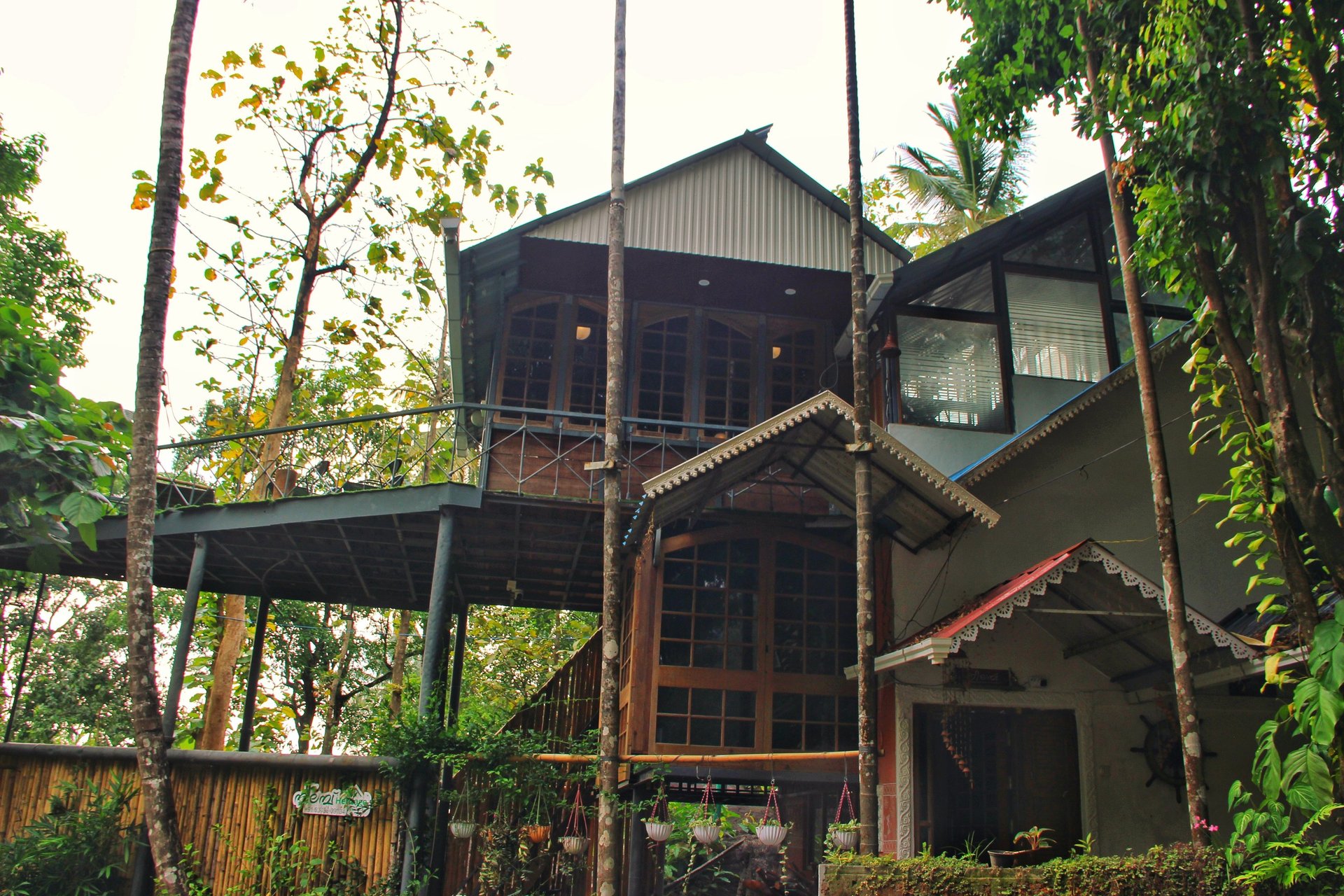 black and white bed linen