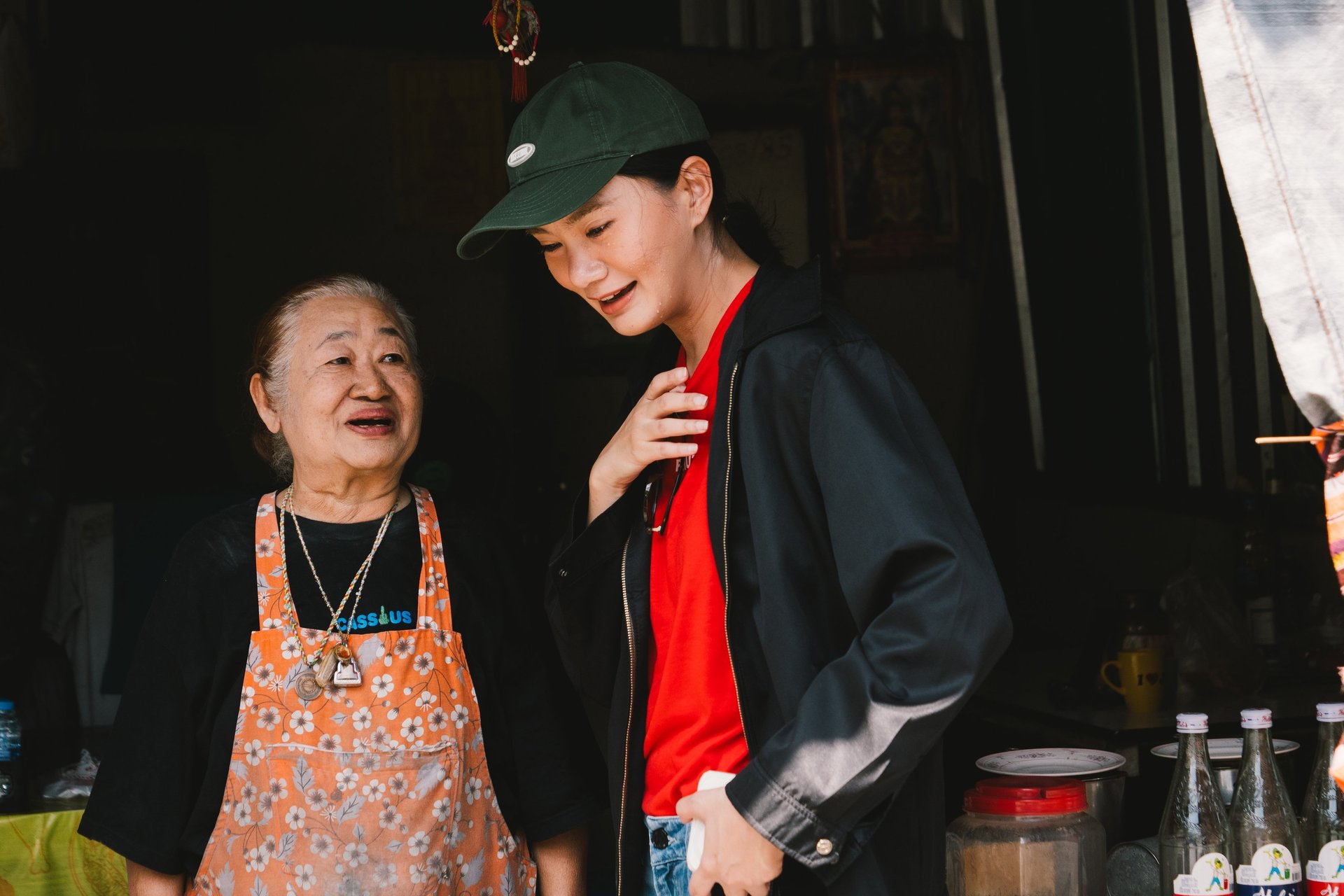 black and white bed linen