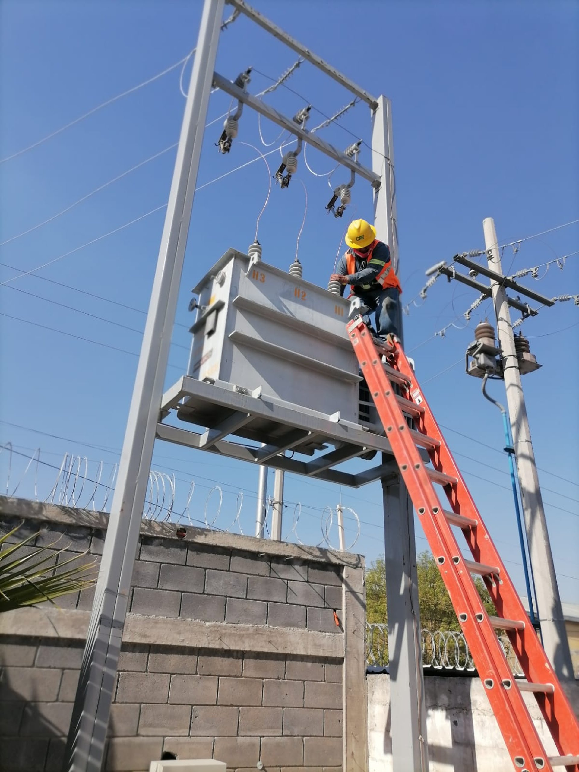 white electric power generator