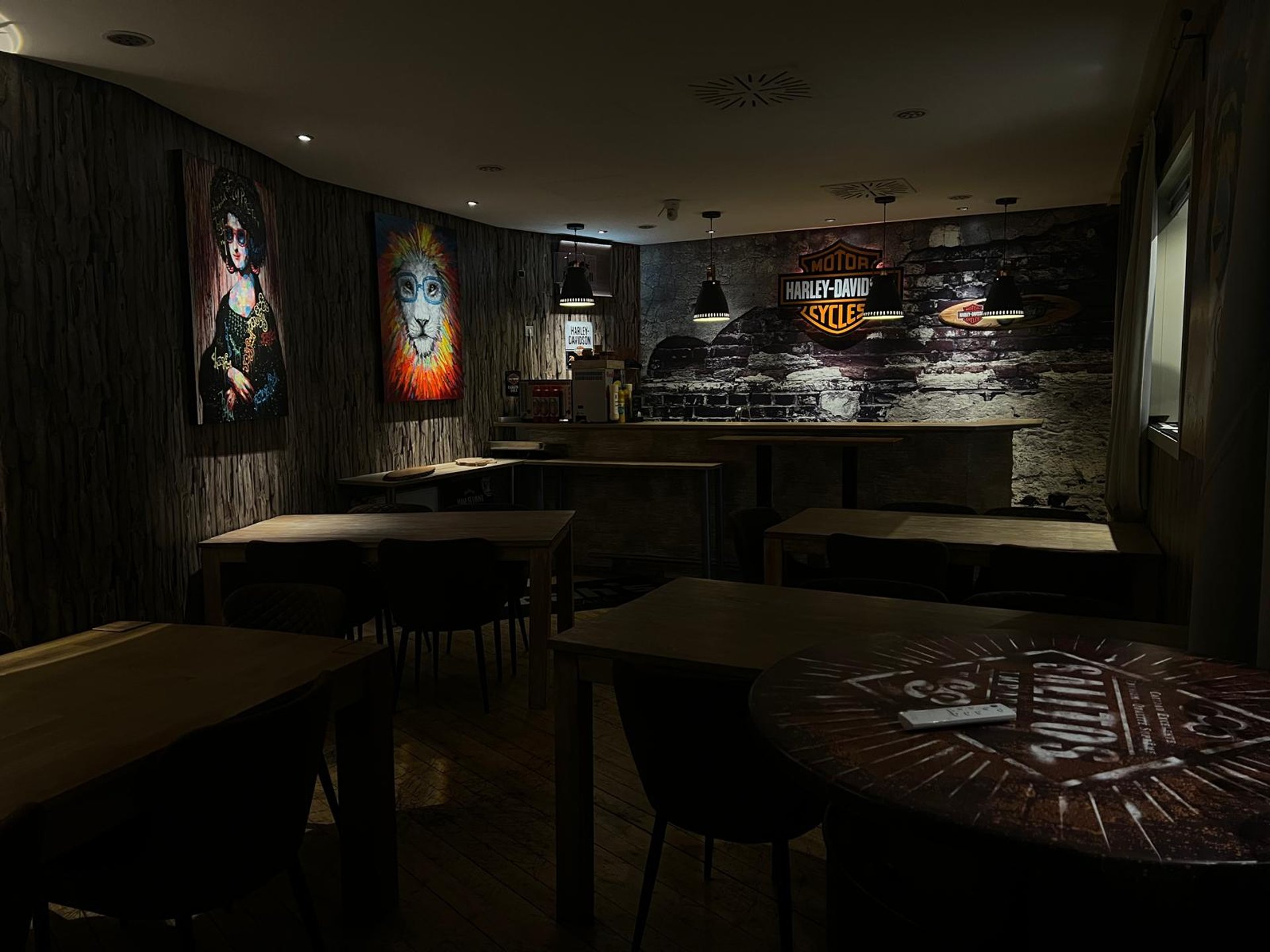 black and white bed linen