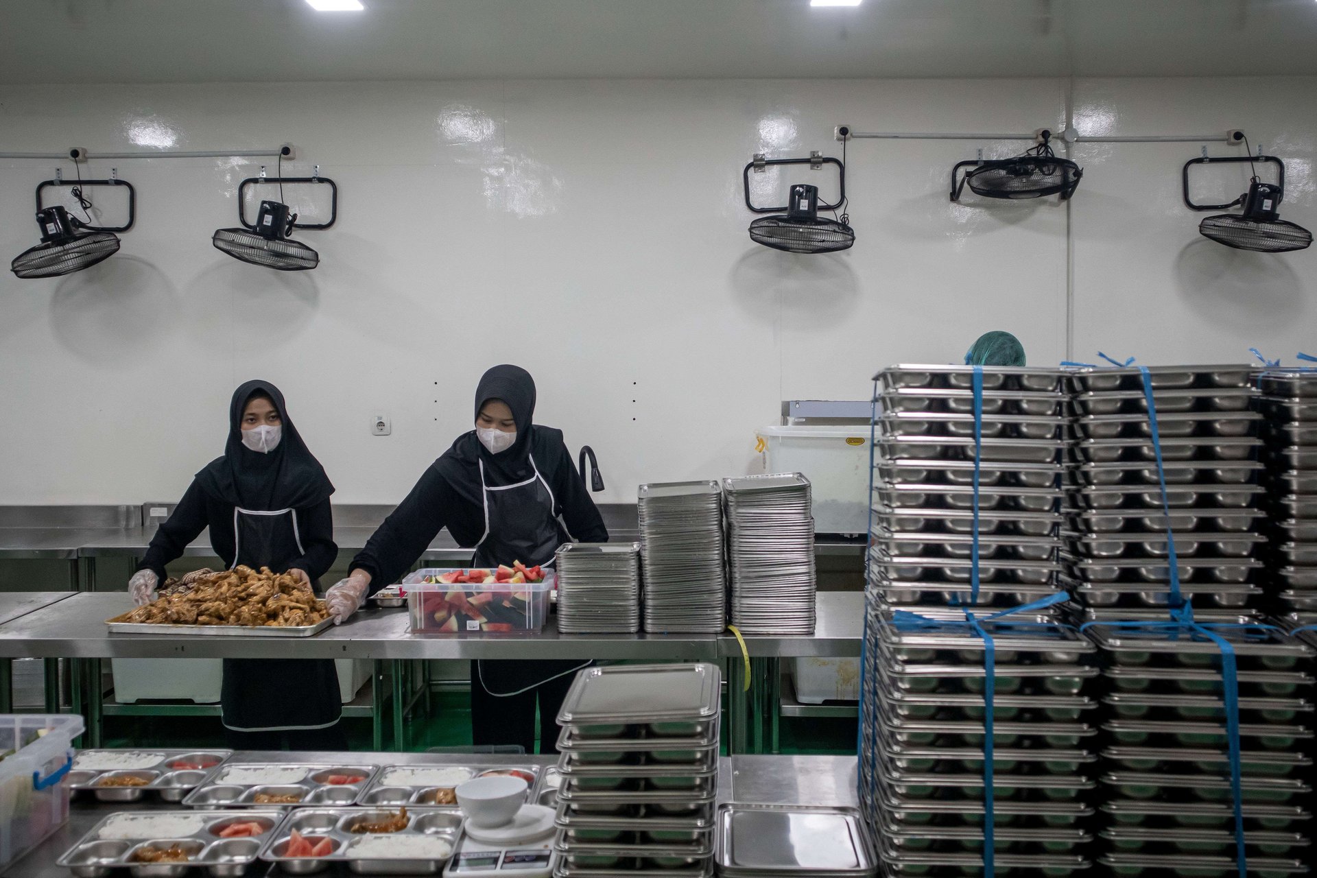black and brown leather padded tub sofa