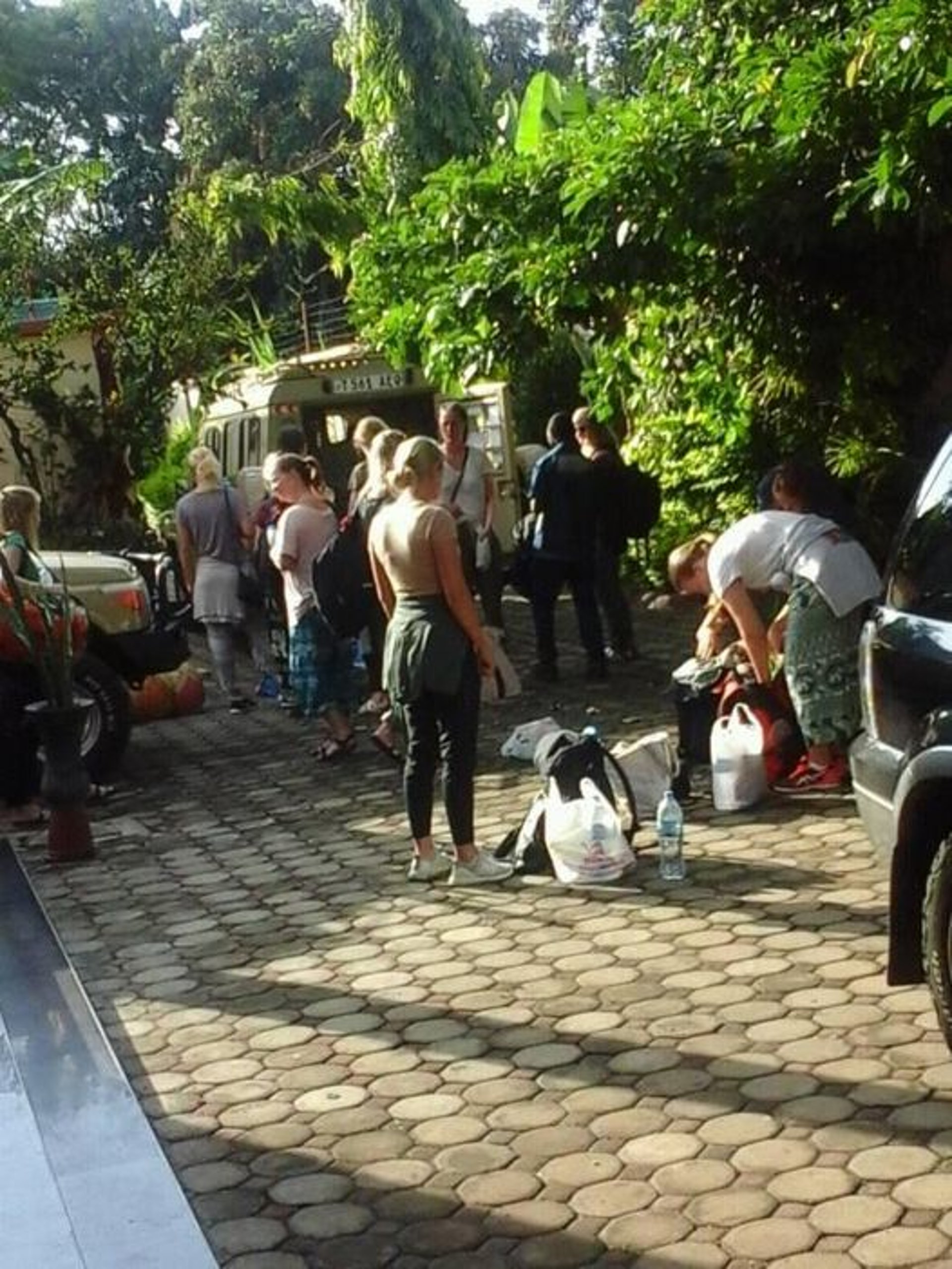 black and white bed linen