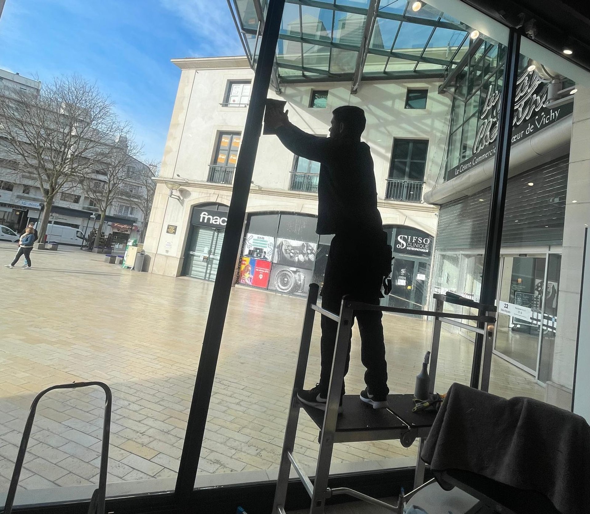 black and brown leather padded tub sofa