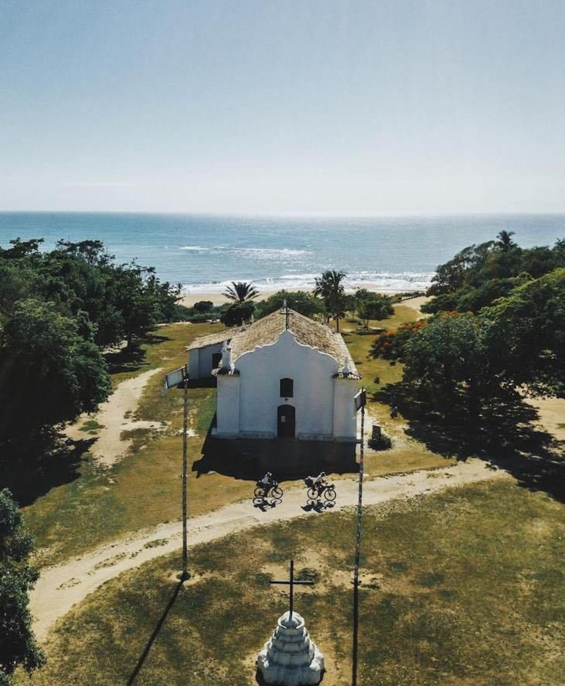 black and white bed linen