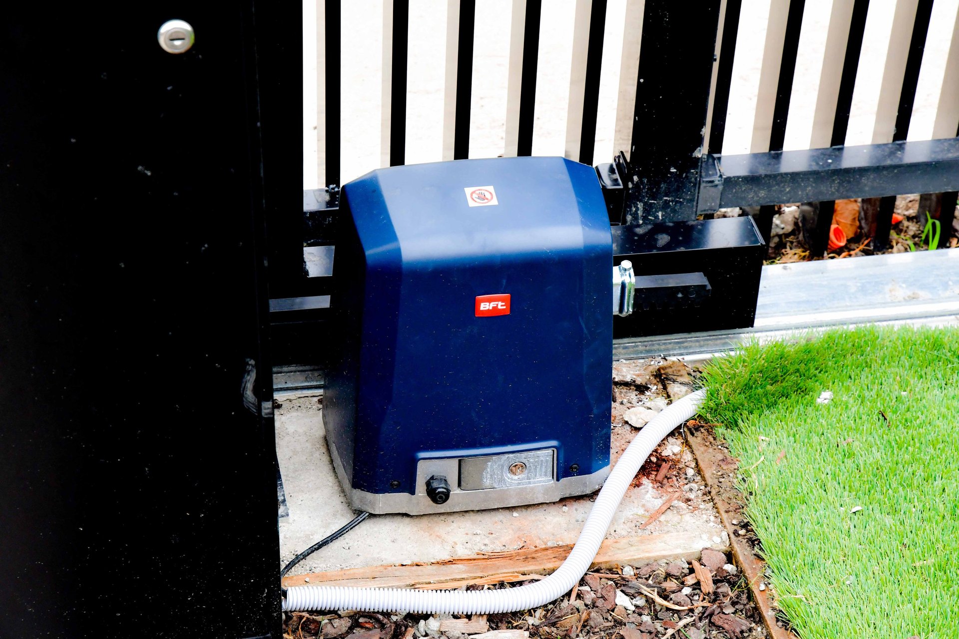 an abstract photo of a curved building with a blue sky in the background